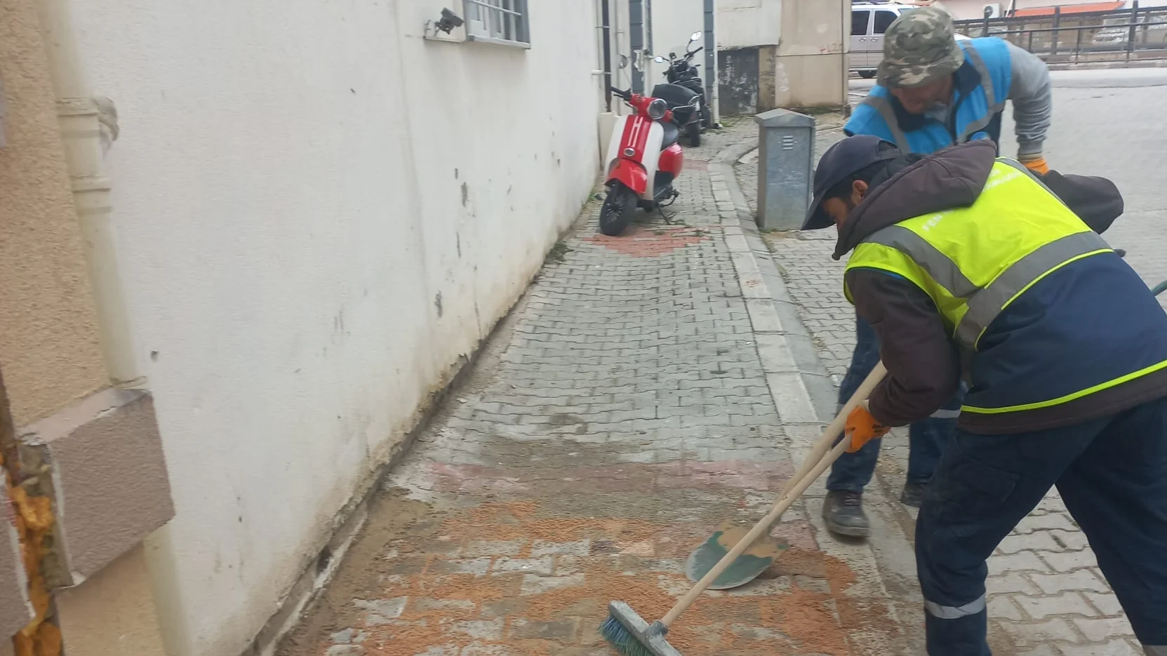 Parke Kaldırım ve Yol Çalışması