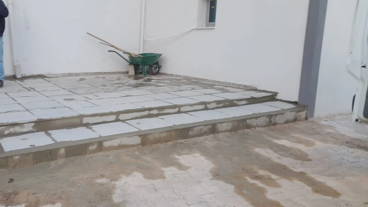 Parke Kaldırım Ve Yol Çalışması