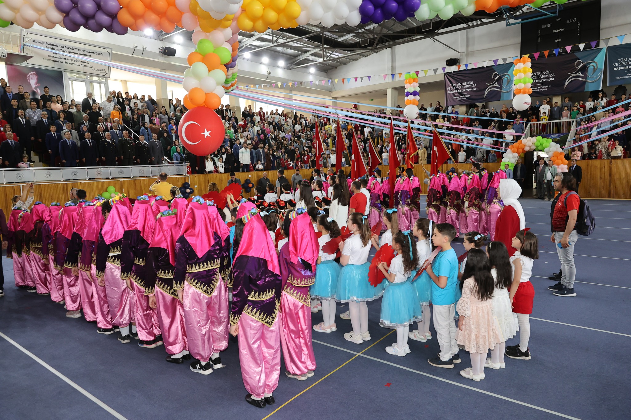 23 NİSAN, TOKAT’TA COŞKUYLA KUTLANDI - Görsel 6
