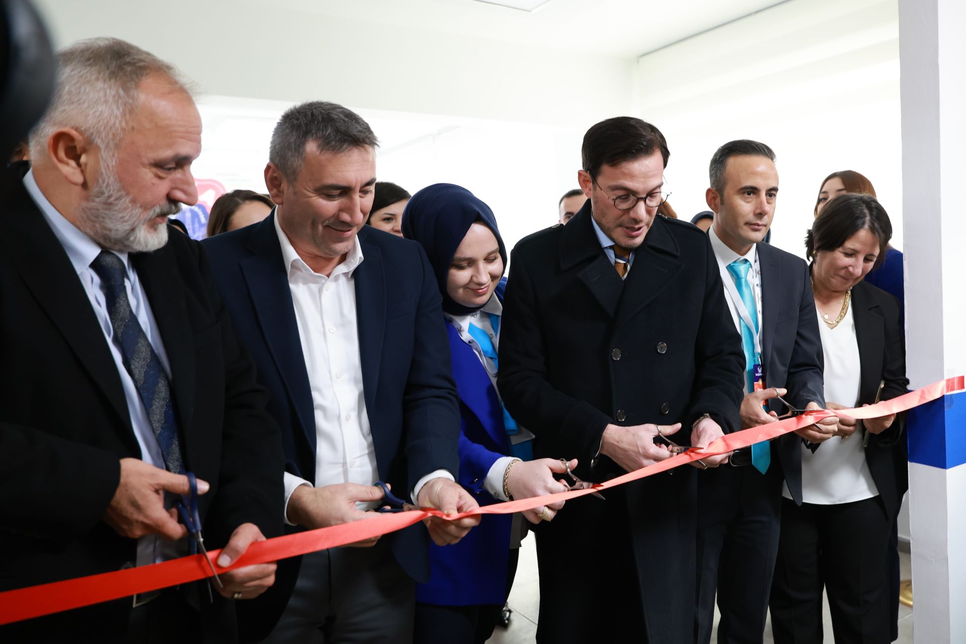 BEYAZ MASA DEĞİŞİMLE BİRLİKTE BÜYÜK AİLEYE DÖNÜŞTÜ - Görsel 1