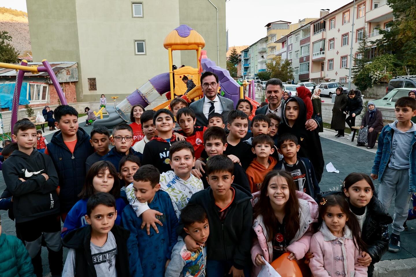 YILLARDIR BEKLENEN ÇOCUK PARKINA KAVUŞTULAR