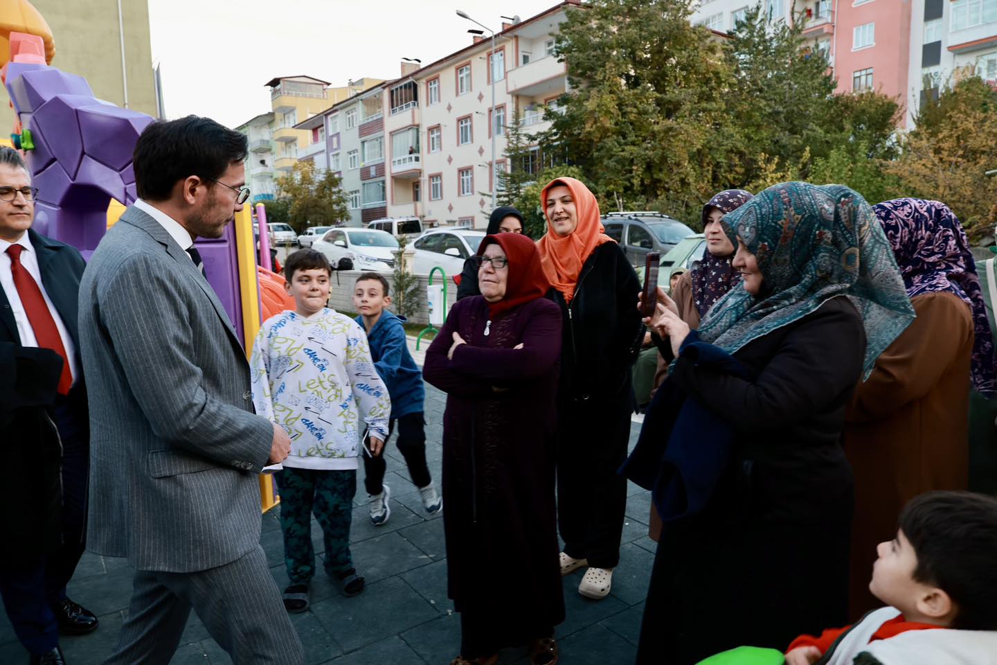 YILLARDIR BEKLENEN ÇOCUK PARKINA KAVUŞTULAR - Görsel 6