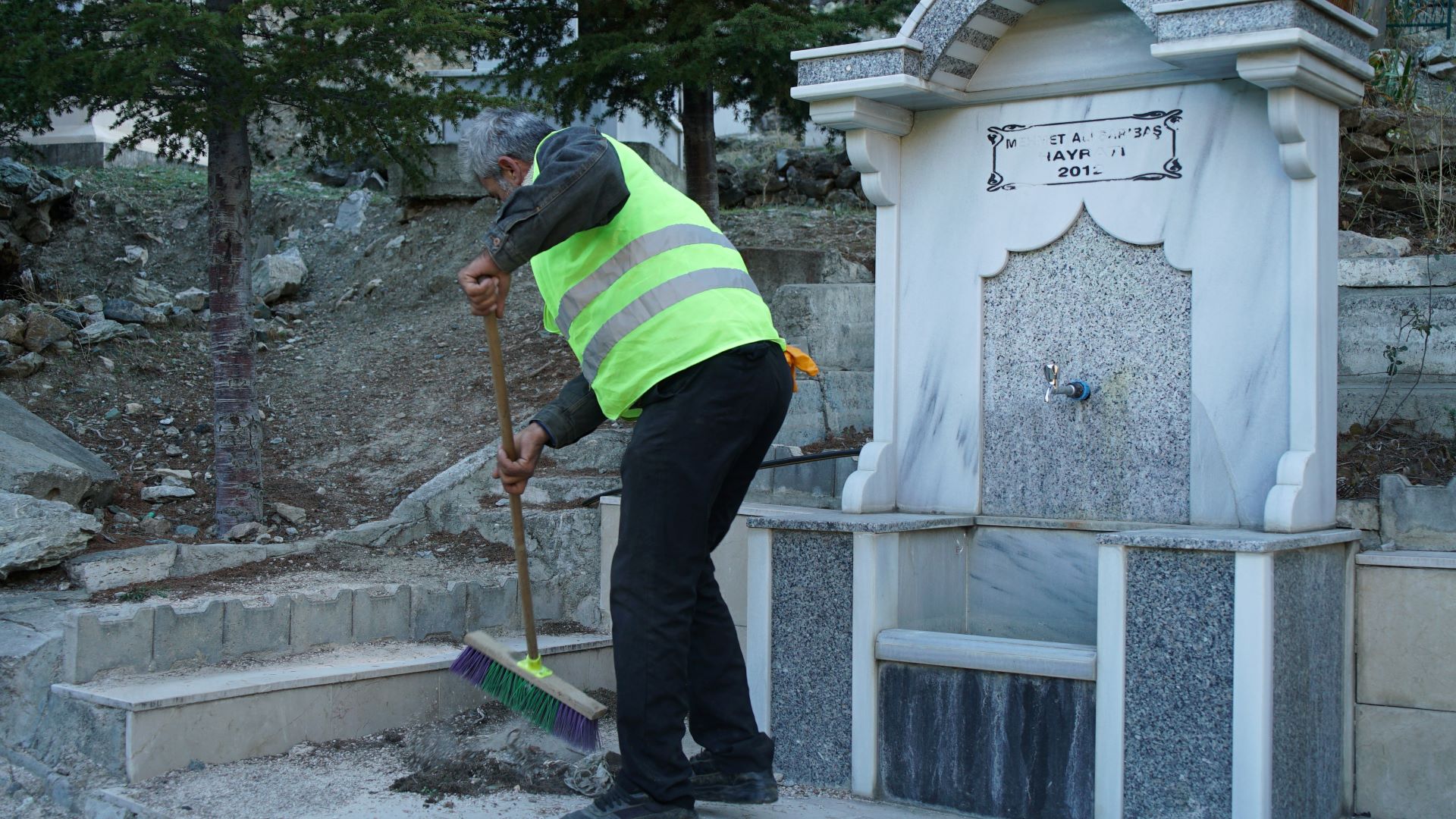 TÜM MEZARLIKLAR BAŞTAN SONA TEMİZLENDİ - Görsel 7