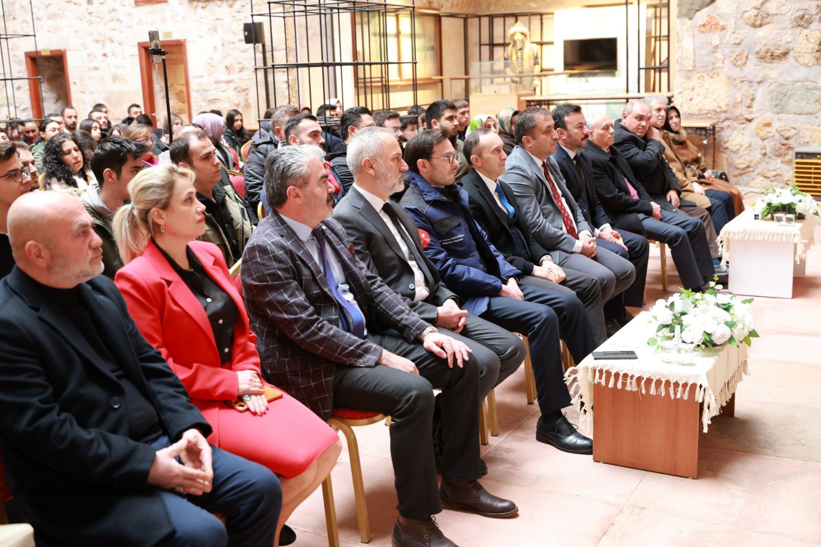 ÖTÜKEN’DEN GÜNÜMÜZE ALTIN YAY İLE ÜÇ GÜMÜŞ OK’UN HİKÂYESİ - Görsel 1