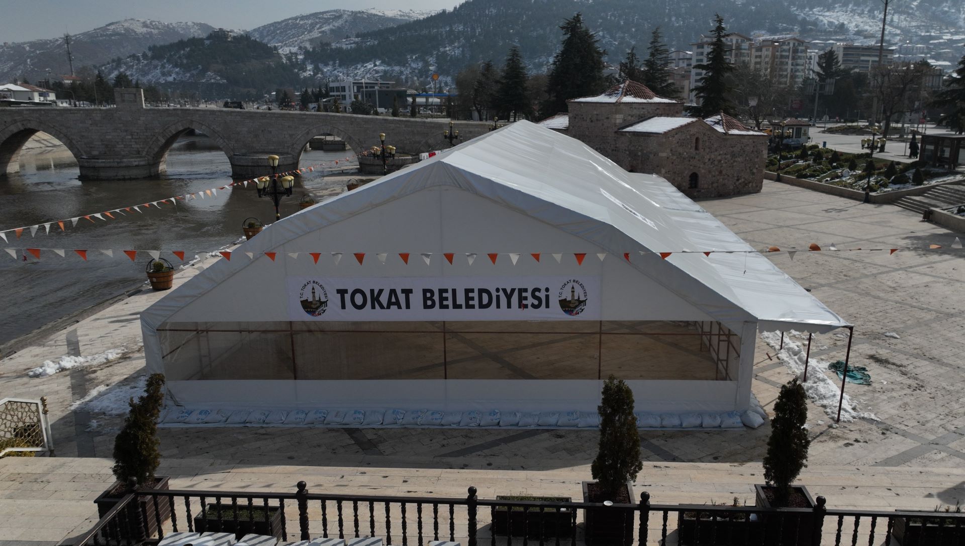TOKAT BELEDİYESİ TARAFINDAN ÜÇ FARKLI NOKTADA RAMAZAN İFTAR ÇADIRLARI KURULUYOR - Görsel 3