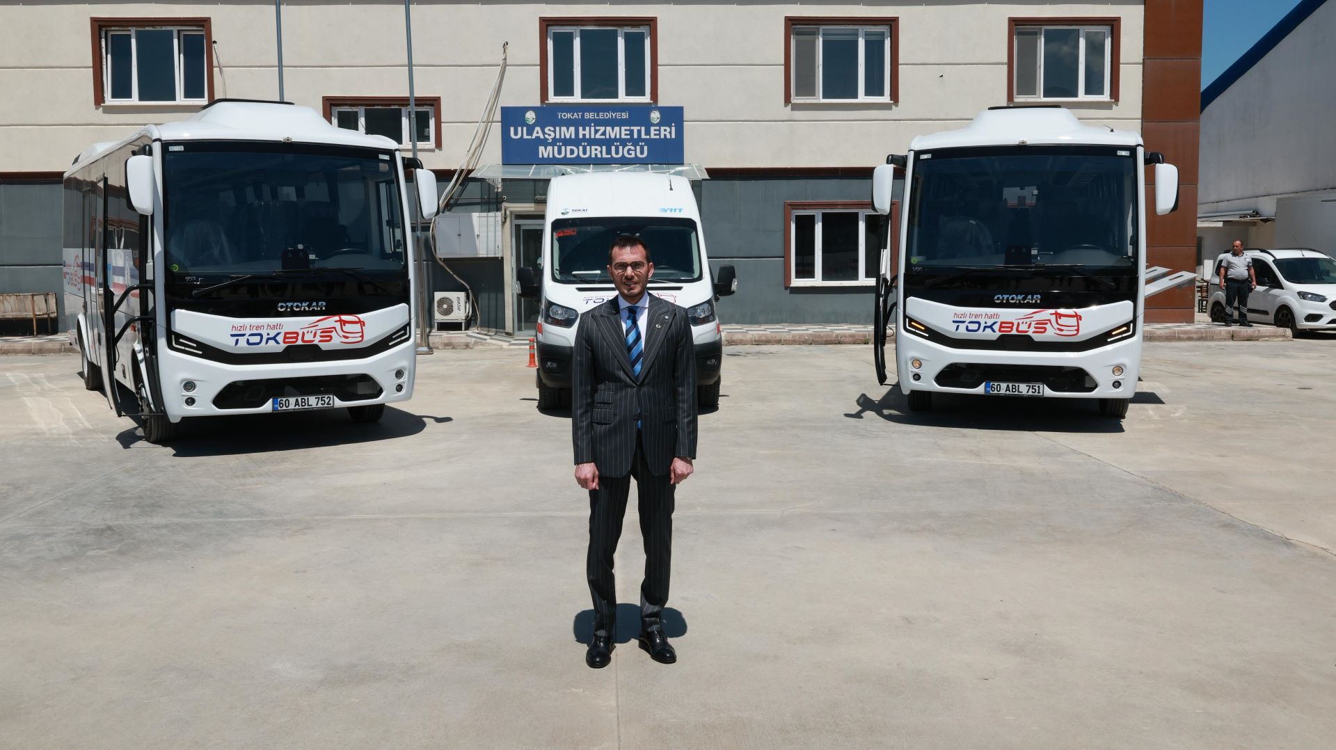 TOKAT BELEDİYESİ BÜNYESİNE KAZANDIRILAN 2 ADET 39+1 YENİ TOKBÜSLER HİZMET VERMEYE BAŞLADI