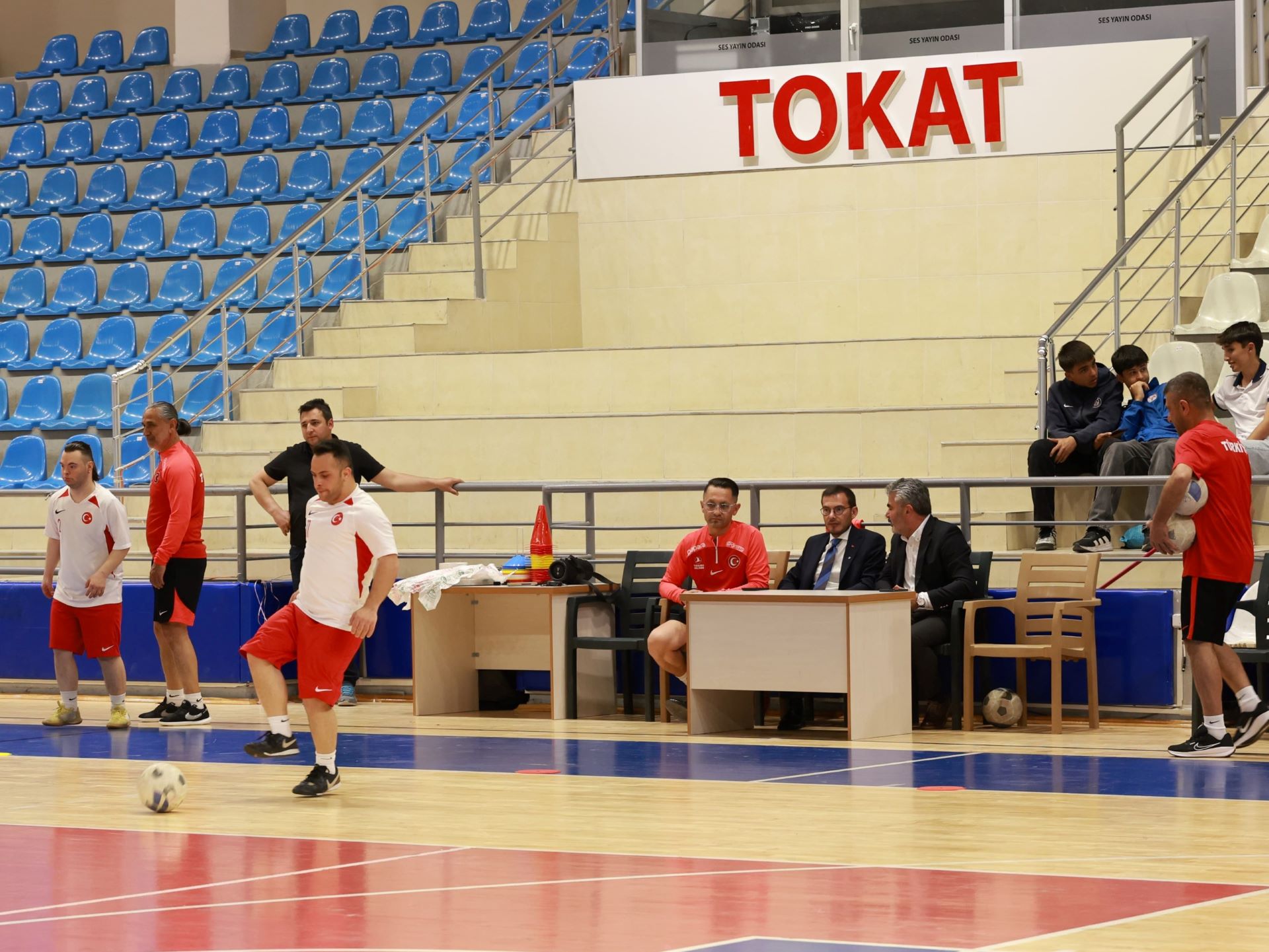 TOKAT BELEDİYESİ, AVRUPA ŞAMPİYONASI YOLUNDA MİLLÎ TAKIMIMIZA EV SAHİPLİĞİ YAPIYOR - Görsel 1