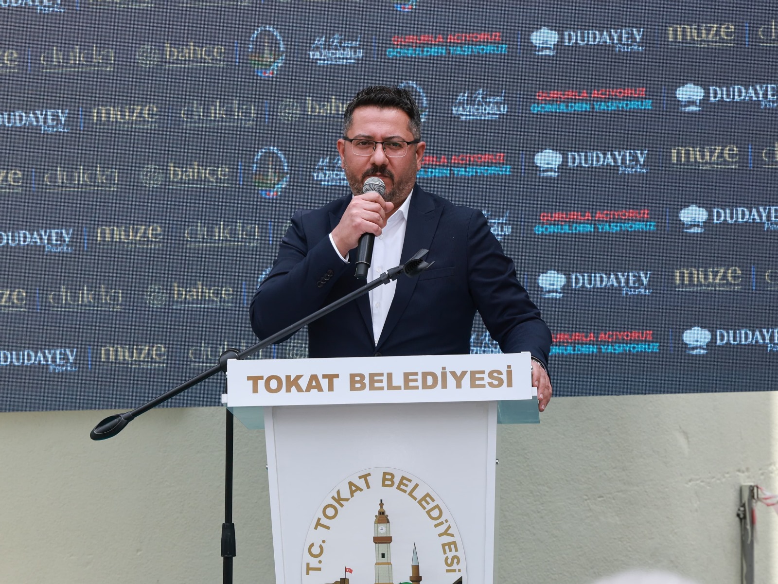1 GÜNDE 4 AÇILIŞ: DUDAYEV PARKI VE KAFELER HİZMETE AÇILDI - Görsel 8