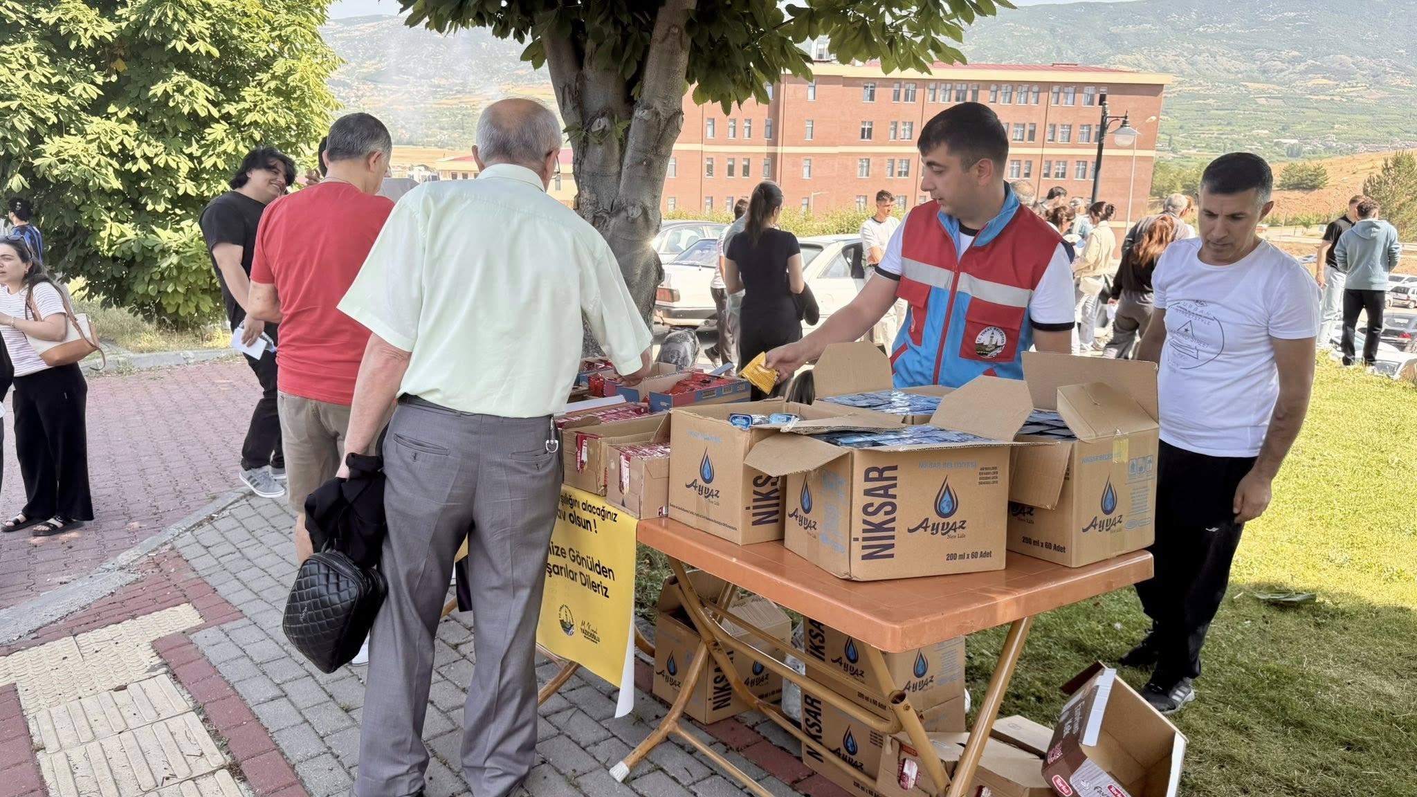 Tokat Belediyesi YKS Günlerinde Öğrenci ve Velileri Yalnız Bırakmadı - Görsel 9