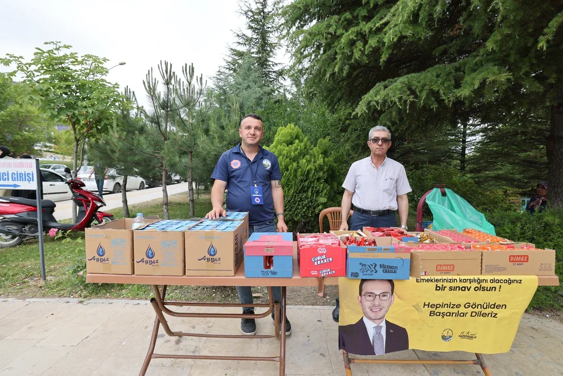 Tokat Belediyesi YKS Günlerinde Öğrenci ve Velileri Yalnız Bırakmadı - Görsel 10