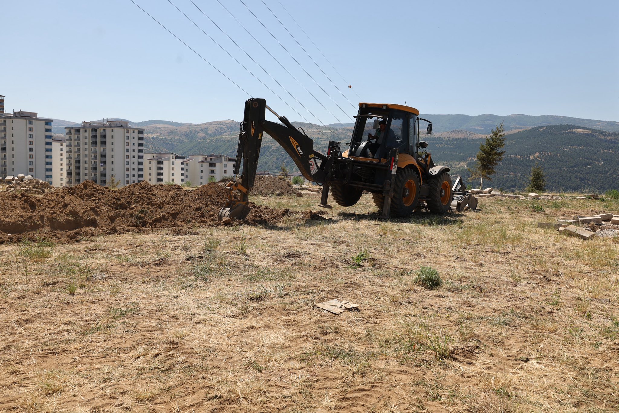 TOPÇAM MAHALLESİ YAZICIOĞLU BÖLGESİNE YENİ PARK ALANI YAPILIYOR - Görsel 1