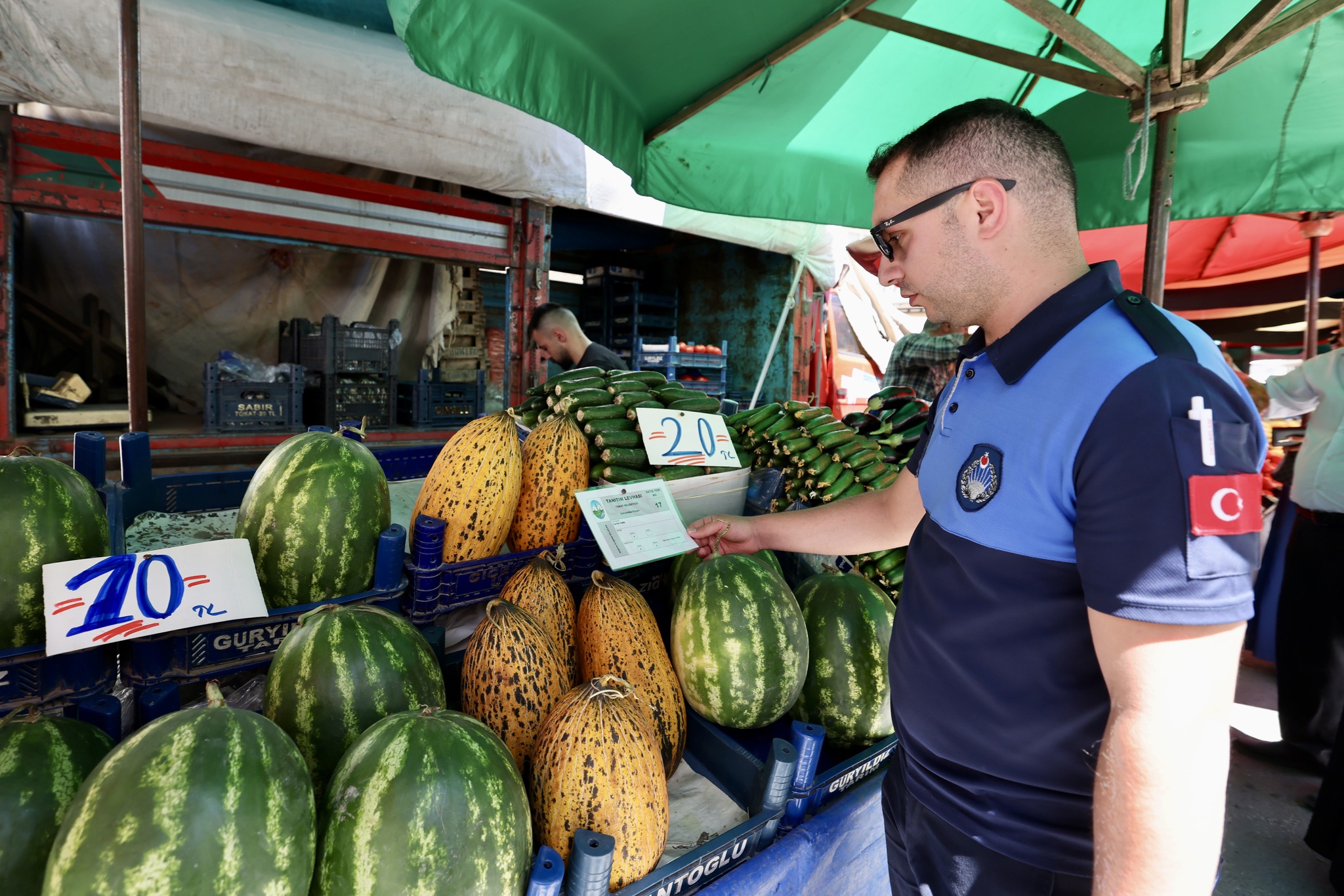 TOKAT BELEDİYESİ'NDEN PAZARCI ESNAFINA TANITIM LEVHASI - Görsel 3