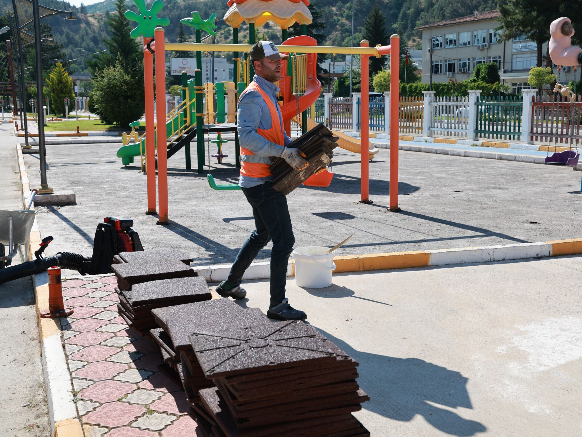 TOKAT BELEDİYESİ TRAFİK EĞİTİM PARKI BAŞTAN SONA YENİLENİYOR - Görsel 1
