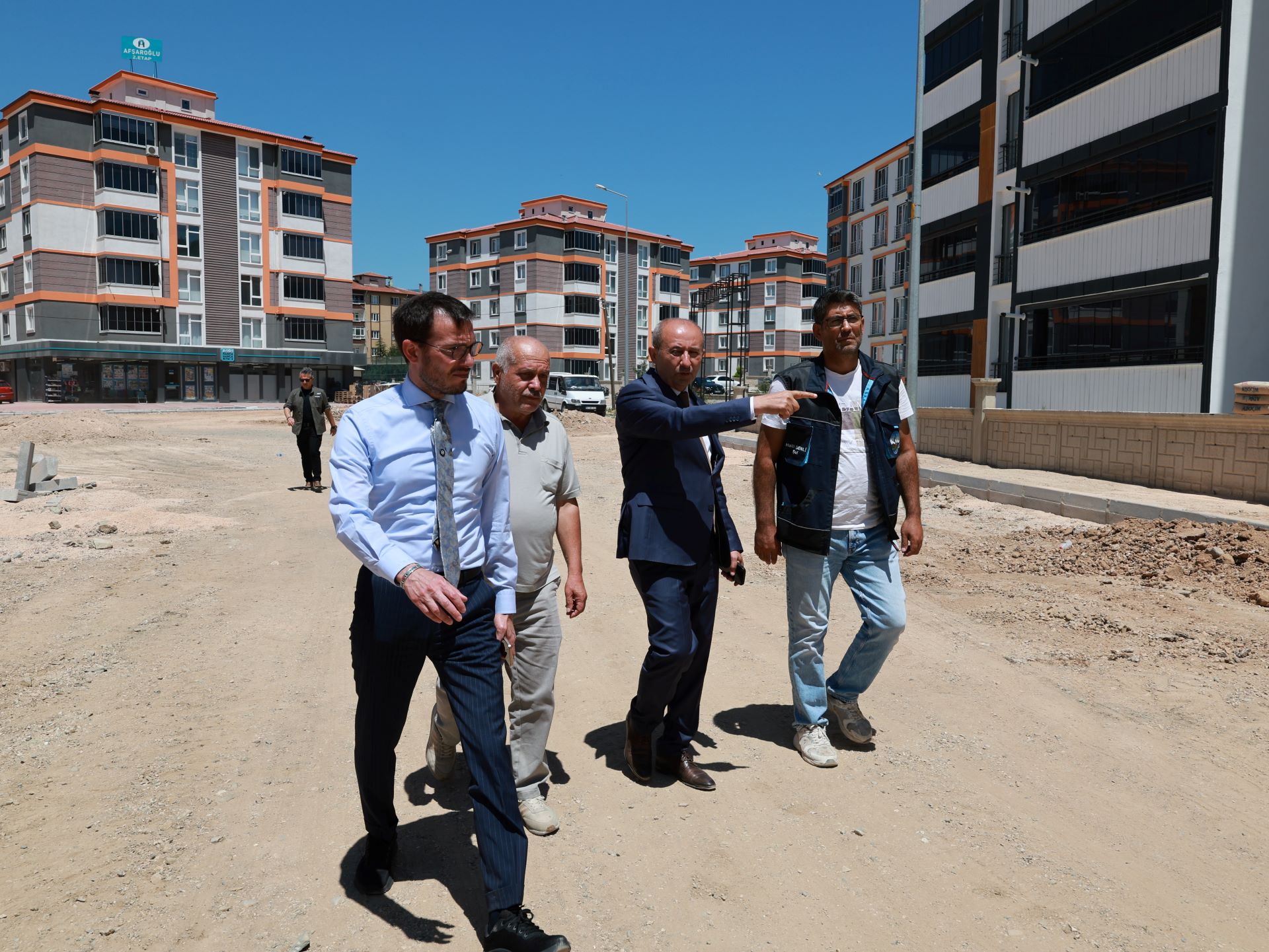YENİYURT MAHALLESİNDE ASFALT ÇALIŞMALARI DEVAM EDİYOR - Görsel 2