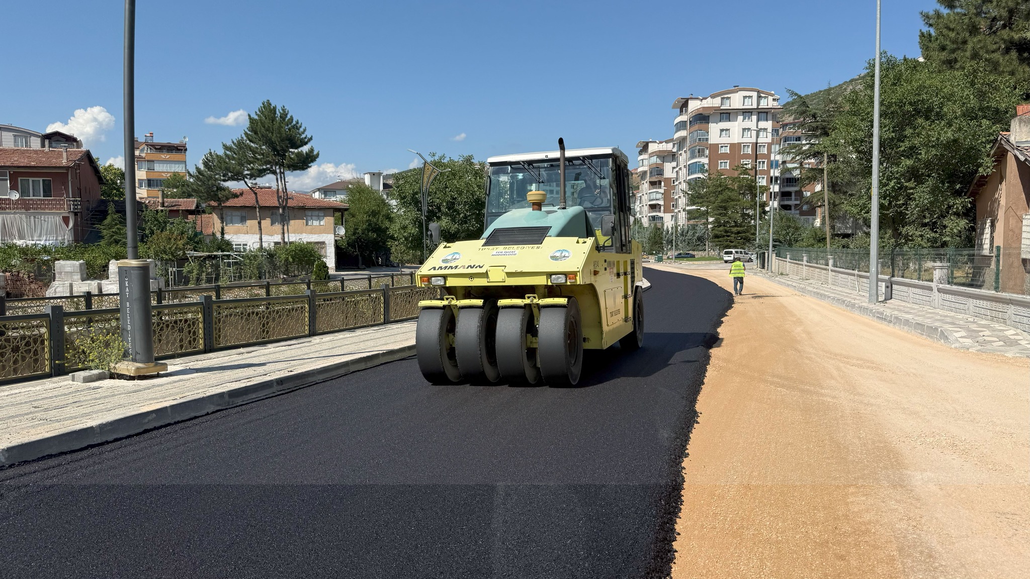 KEMER MAHALLESİ’NDE ASFALT VE KALDIRIM ÇALIŞMALARI TAMAMLANDI
