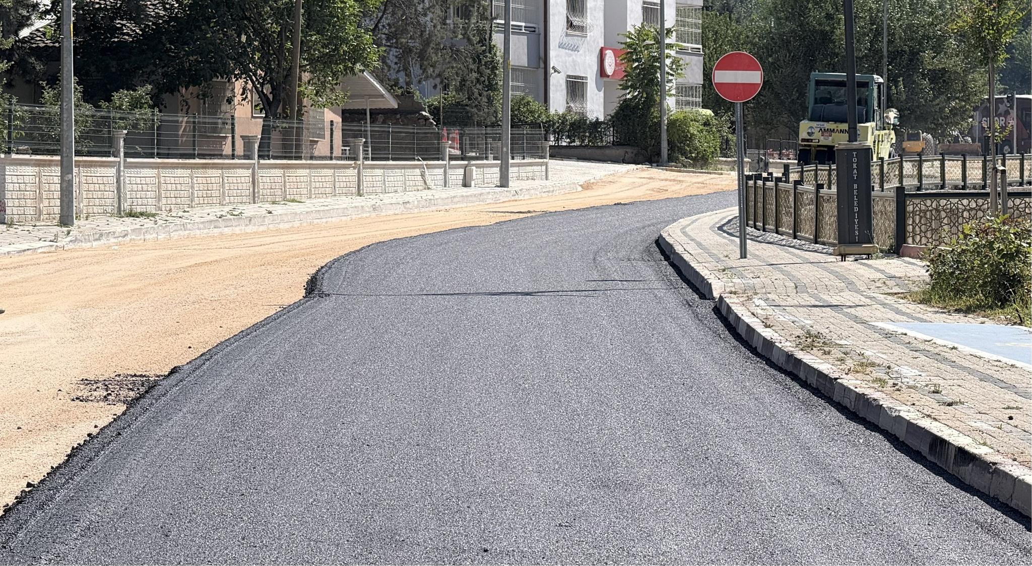 KEMER MAHALLESİ’NDE ASFALT VE KALDIRIM ÇALIŞMALARI TAMAMLANDI - Görsel 3