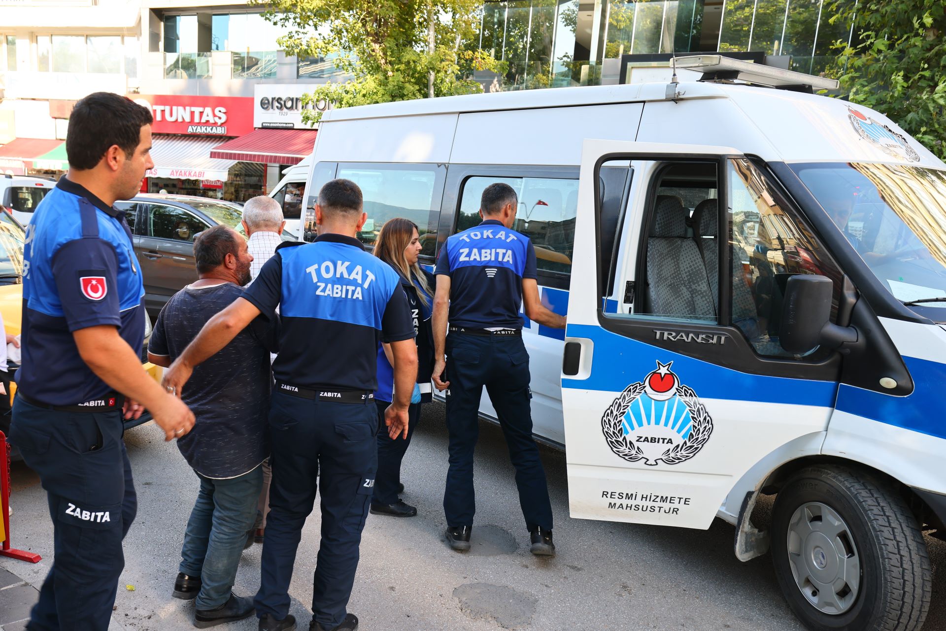 TOKAT BELEDİYESİ DİLENCİLİKLE MÜCADELEYİ KARARLILIKLA SÜRDÜRÜYOR - Görsel 5