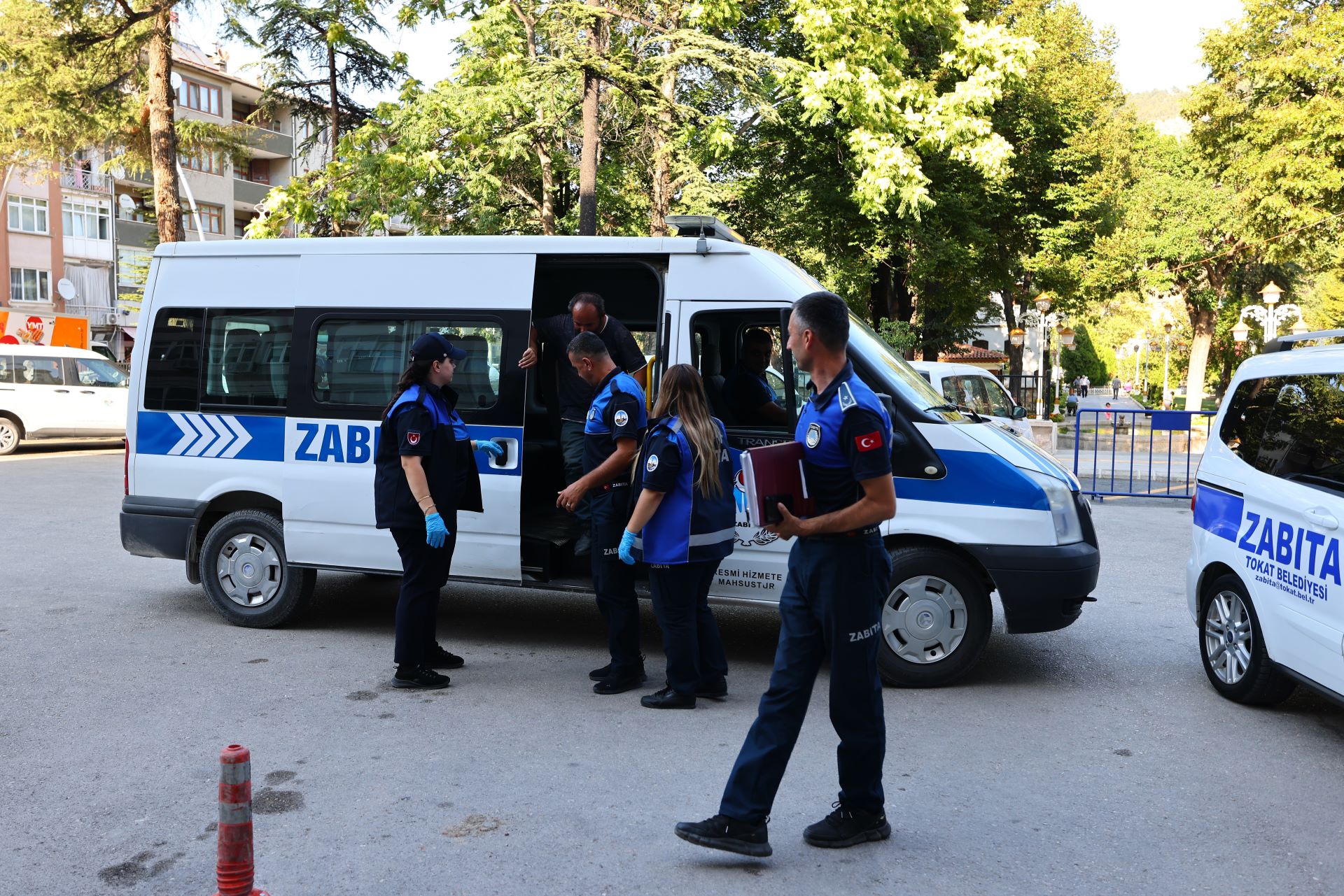 TOKAT BELEDİYESİ DİLENCİLİKLE MÜCADELEYİ KARARLILIKLA SÜRDÜRÜYOR - Görsel 6