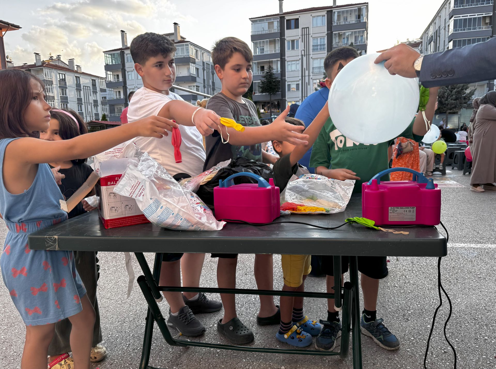 TOKAT BELEDİYESİ MAHALLE ŞENLİKLERİ 31 AĞUSTOS’A KADAR DEVAM EDECEK - Görsel 1