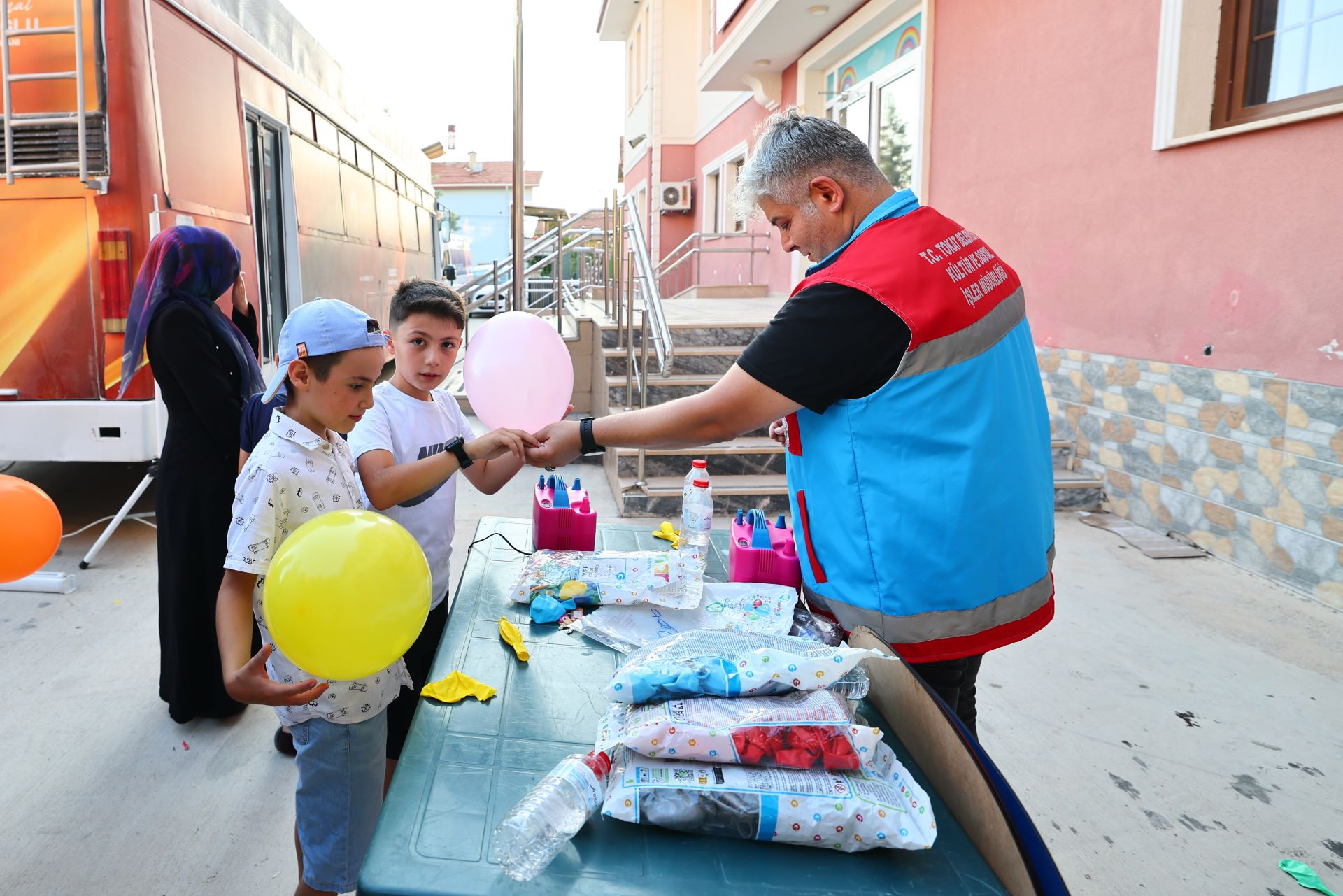 TOKAT BELEDİYESİ MAHALLE ŞENLİKLERİ 31 AĞUSTOS’A KADAR DEVAM EDECEK - Görsel 3