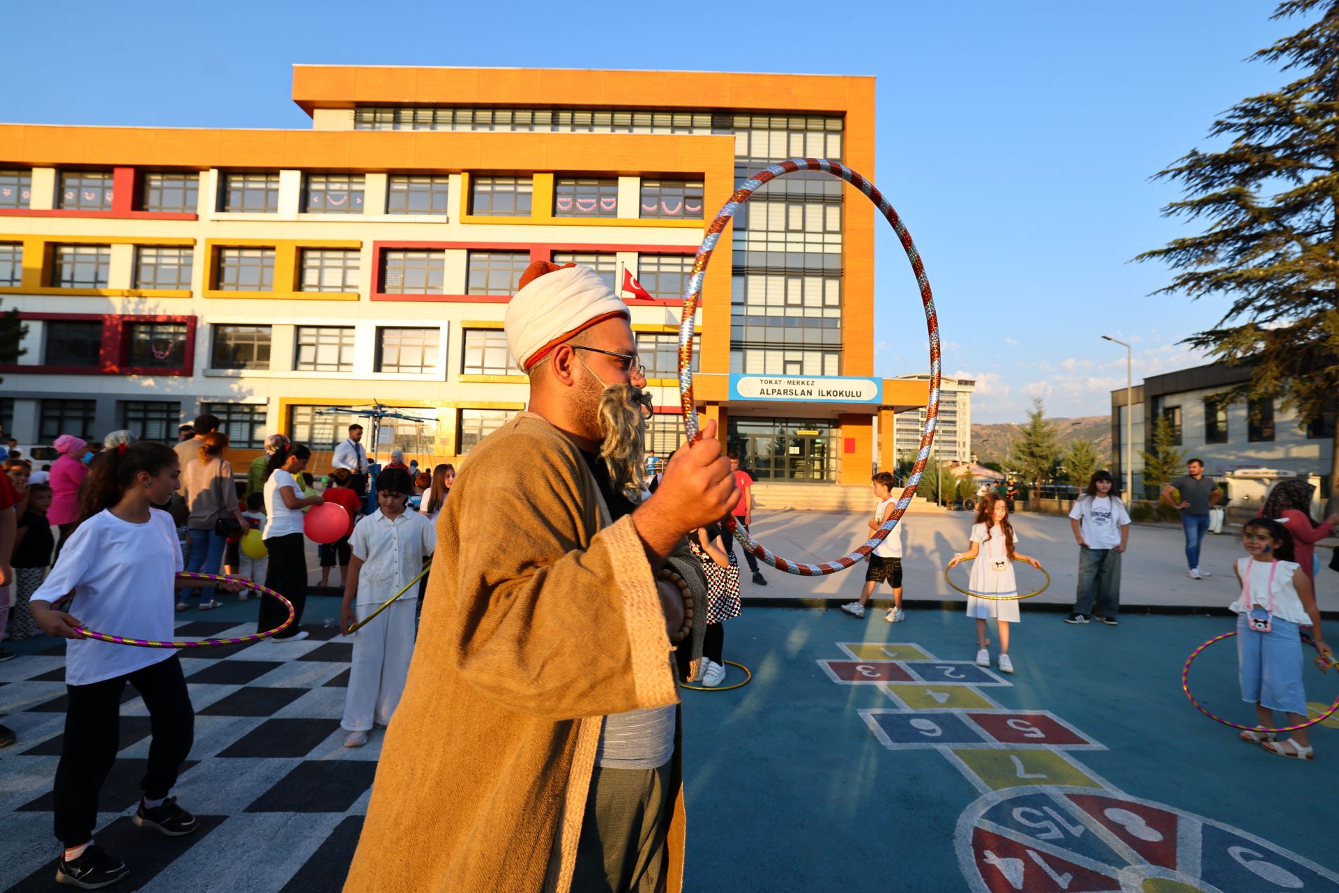 TOKAT BELEDİYESİ MAHALLE ŞENLİKLERİ 31 AĞUSTOS’A KADAR DEVAM EDECEK - Görsel 4