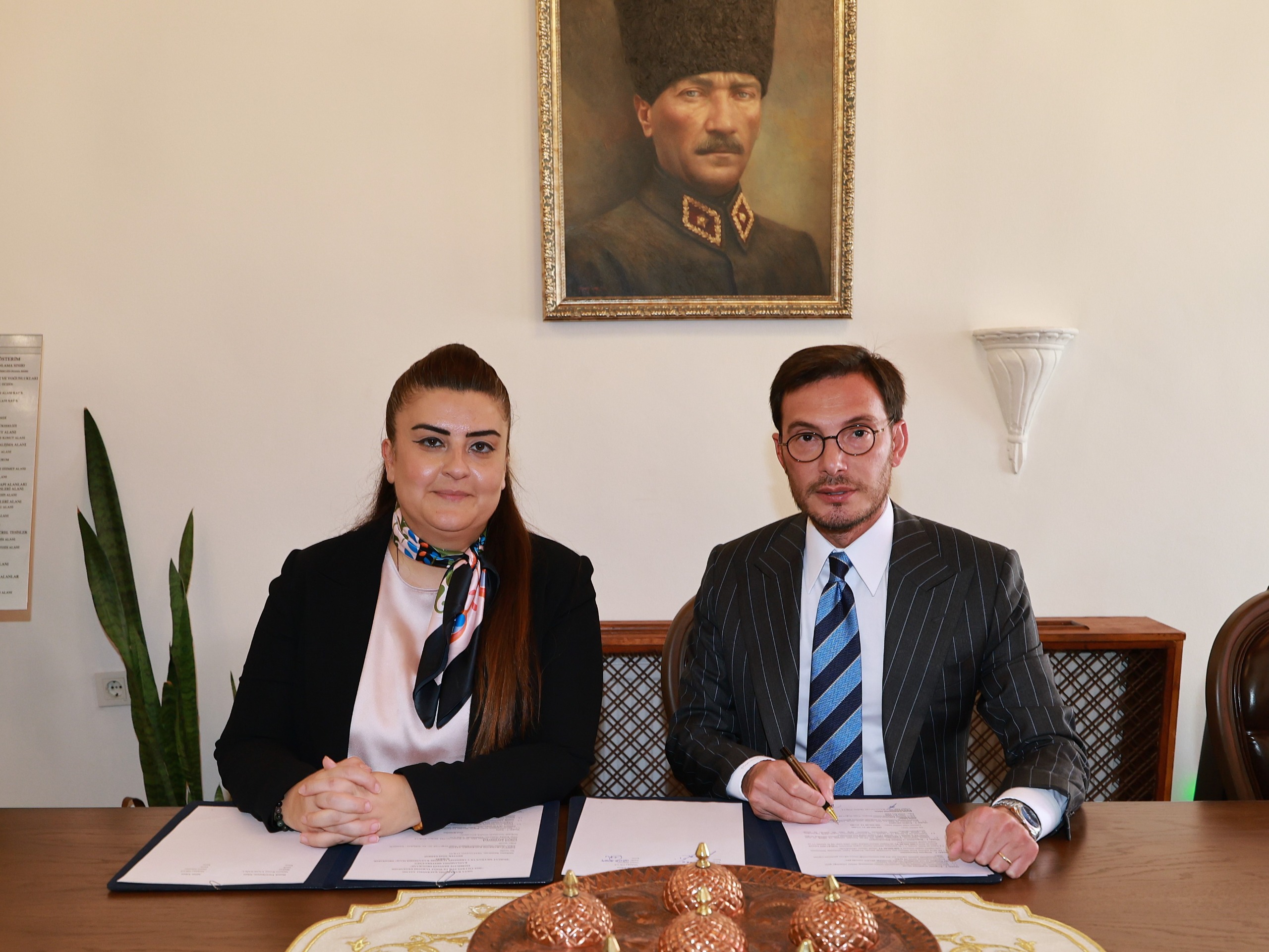 BEHZAT MEYDANI VE ÇARŞISI TURİZME KAZANDIRILIYOR