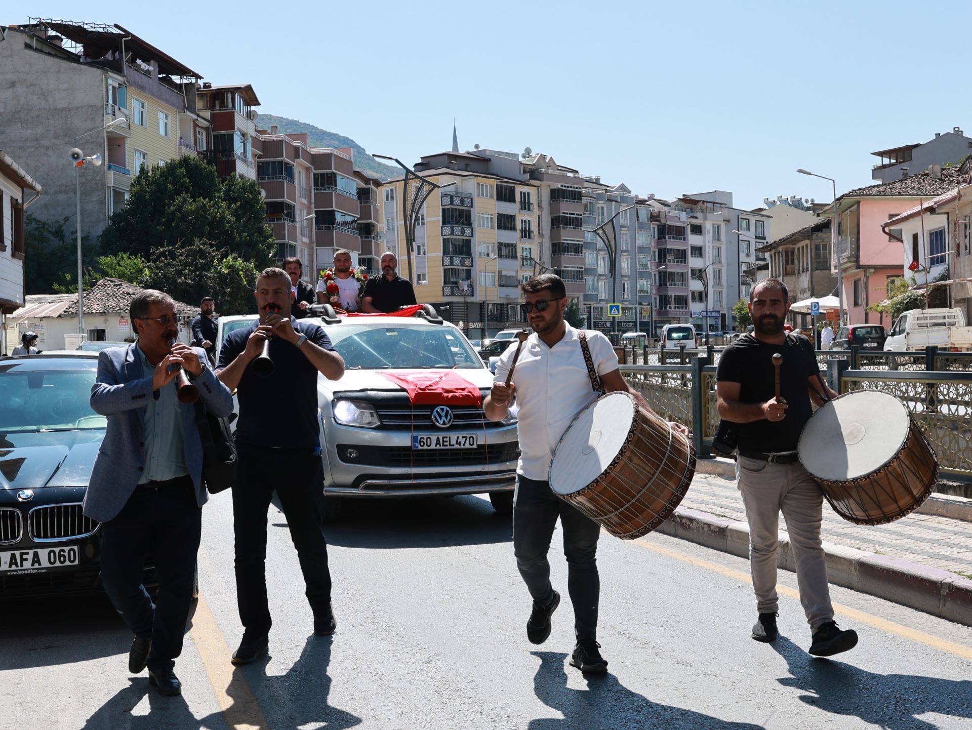 BAŞKAN YAZICIOĞLU BAŞPEHLİVAN SERHAT ELVAN’I TEBRİK ETTİ - Görsel 2