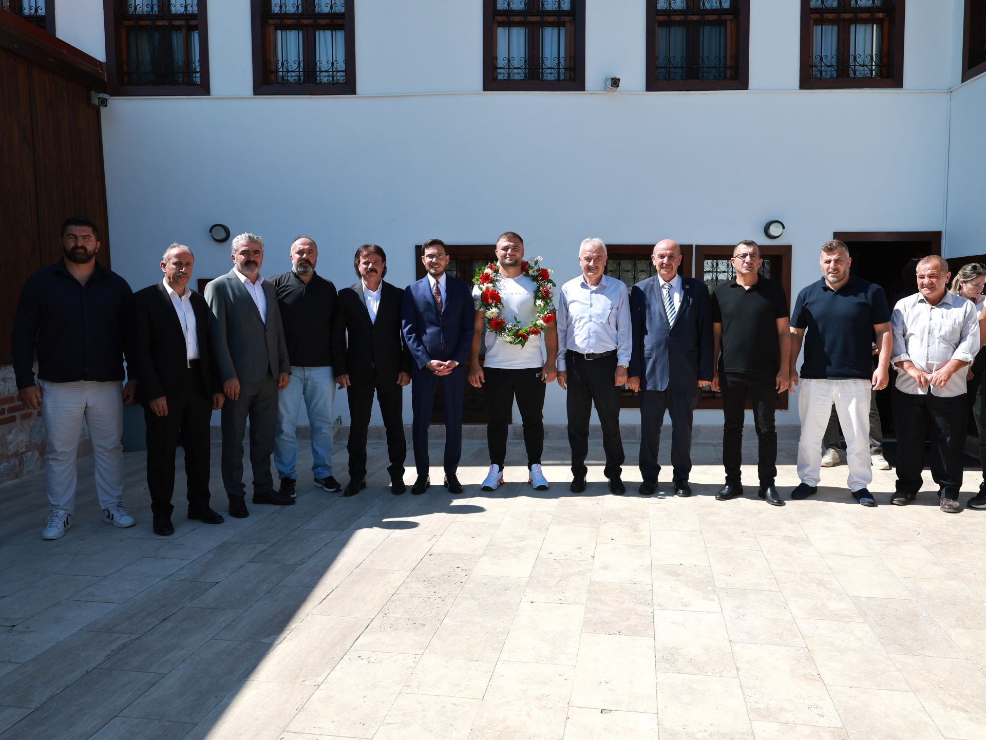 BAŞKAN YAZICIOĞLU BAŞPEHLİVAN SERHAT ELVAN’I TEBRİK ETTİ - Görsel 5