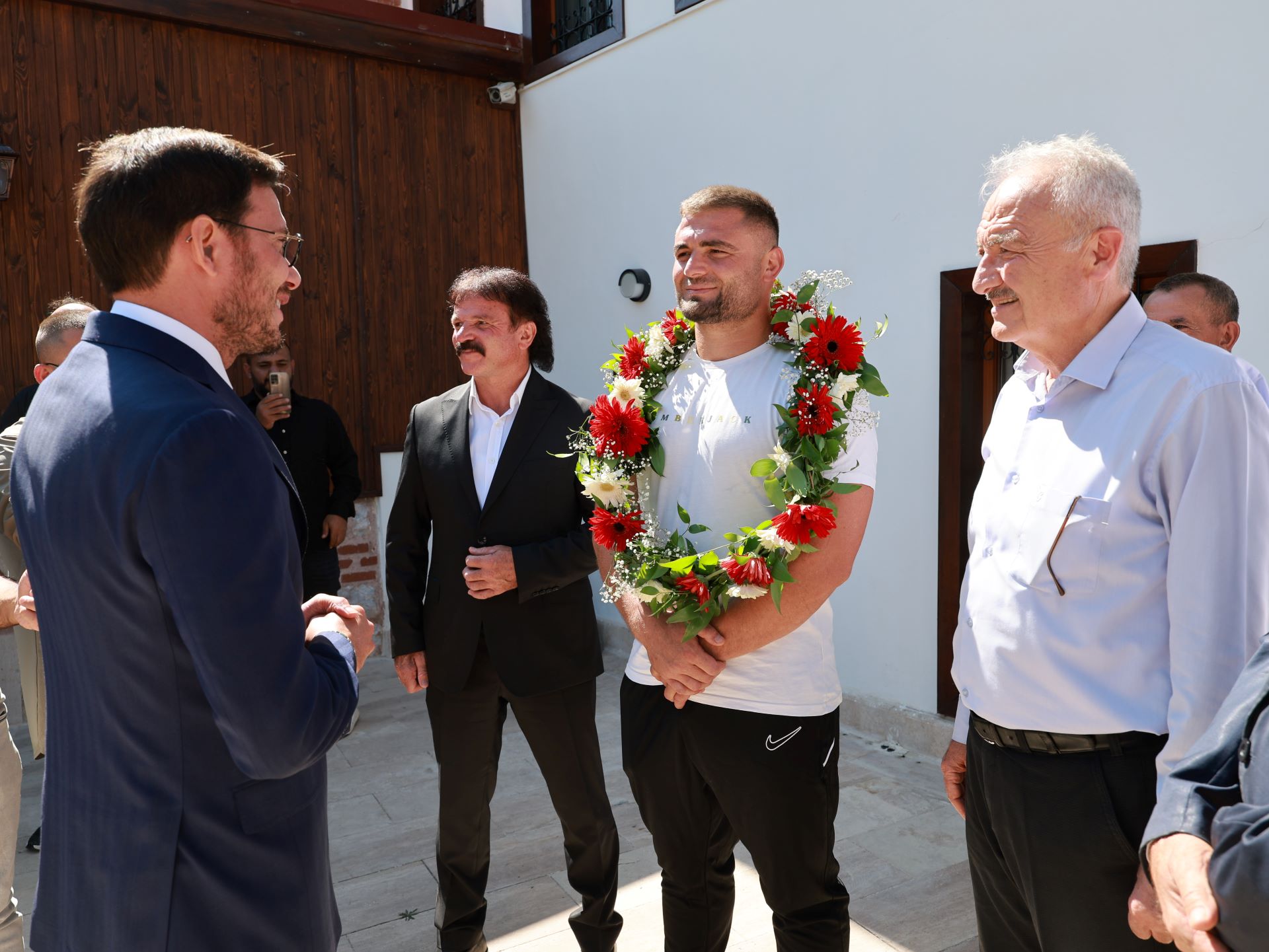 BAŞKAN YAZICIOĞLU BAŞPEHLİVAN SERHAT ELVAN’I TEBRİK ETTİ - Görsel 6