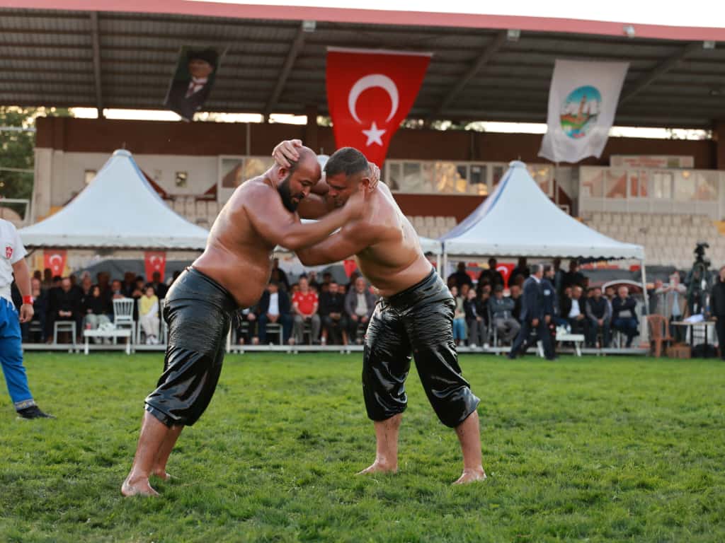 TOKAT BELEDİYESİ 1. ALİ YÜCEL YAĞLI PEHLİVAN GÜREŞLERİ TAMAMLANDI - Görsel 1