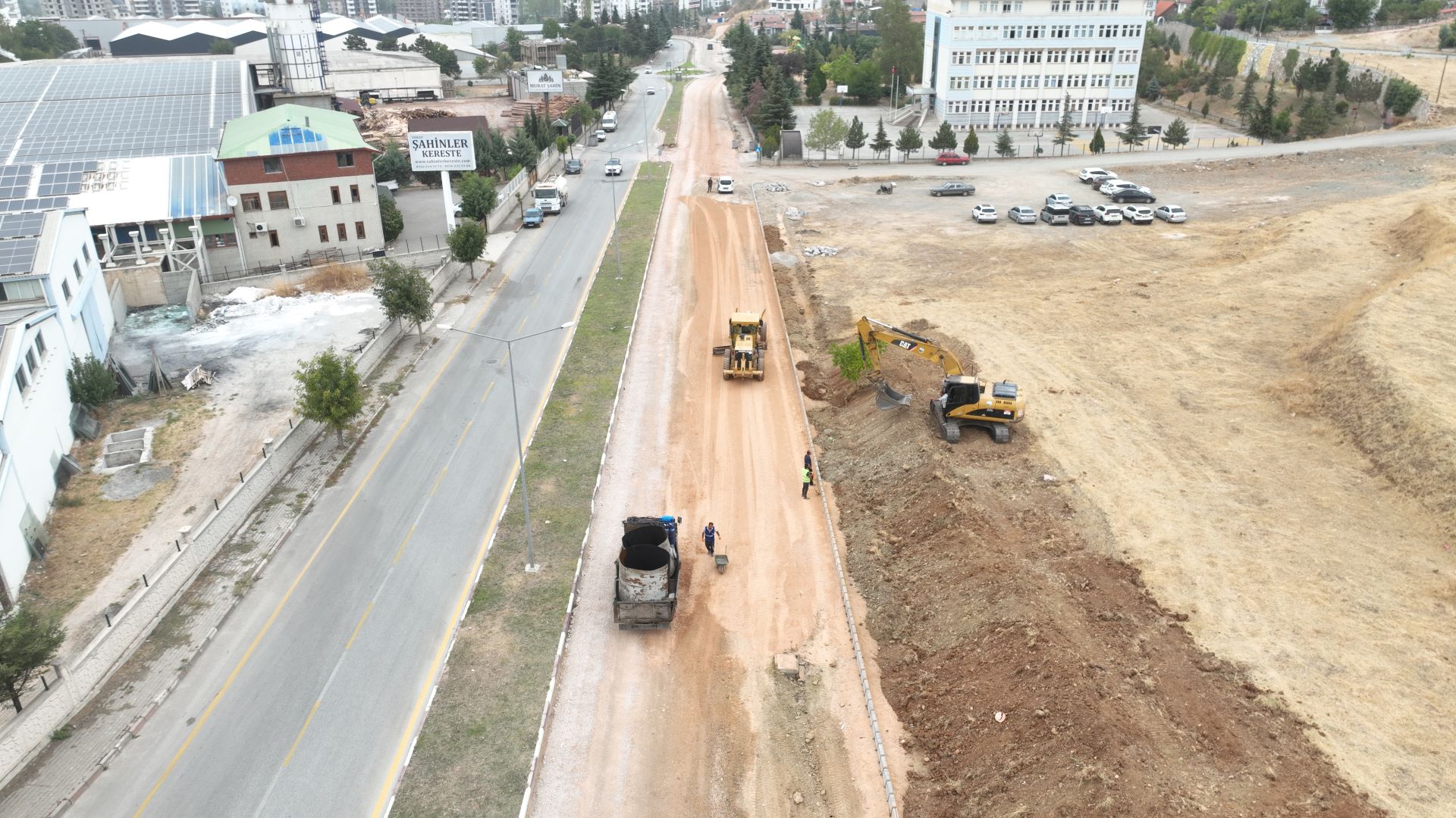 DENİZLİ CADDESİ BAŞTAN SONA YENİLENDİ - Görsel 1