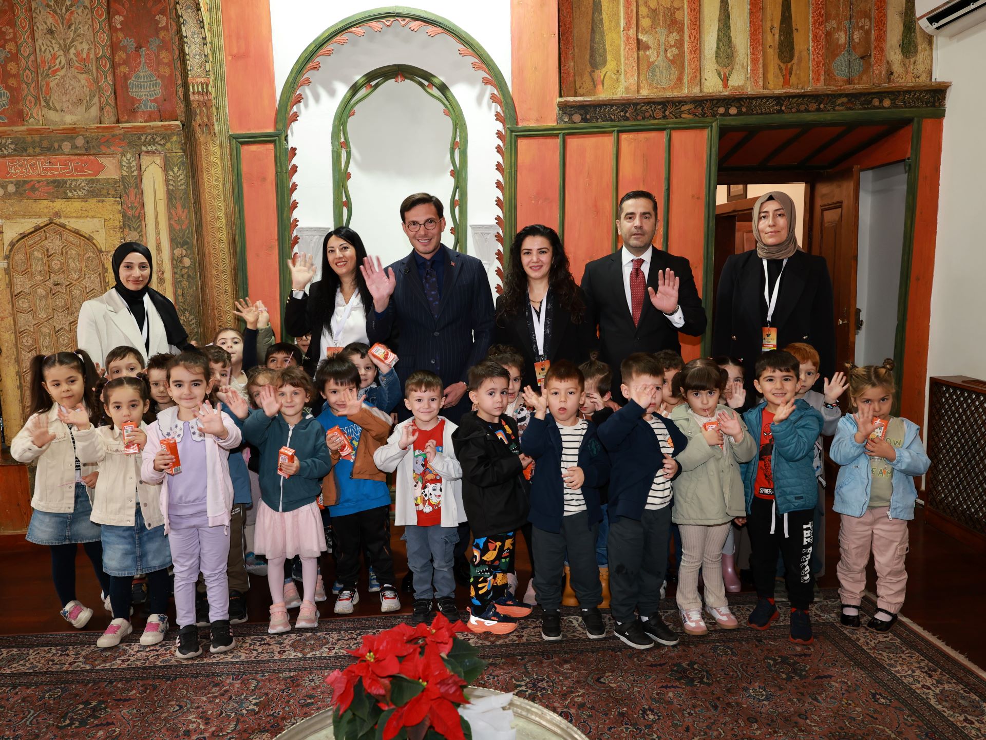 Başkan Yazıcıoğlu, TOKKREŞ’in Minik Öğrencilerini Makamında Ağırladı