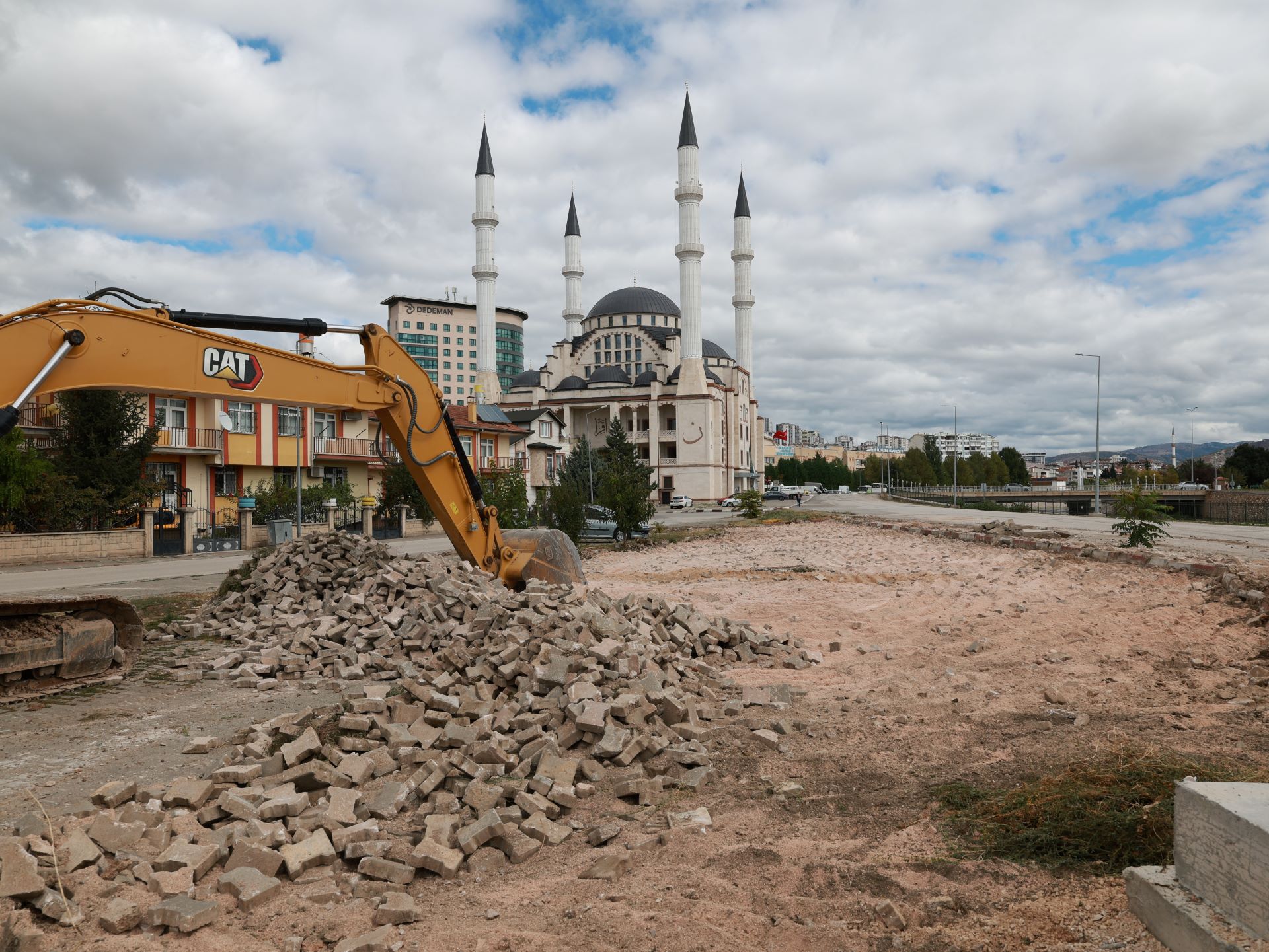 BAŞKAN YAZICIOĞLU ÜRETKEN BELEDİYECİLİKLE TAM GAZ YOLA DEVAM - Görsel 23