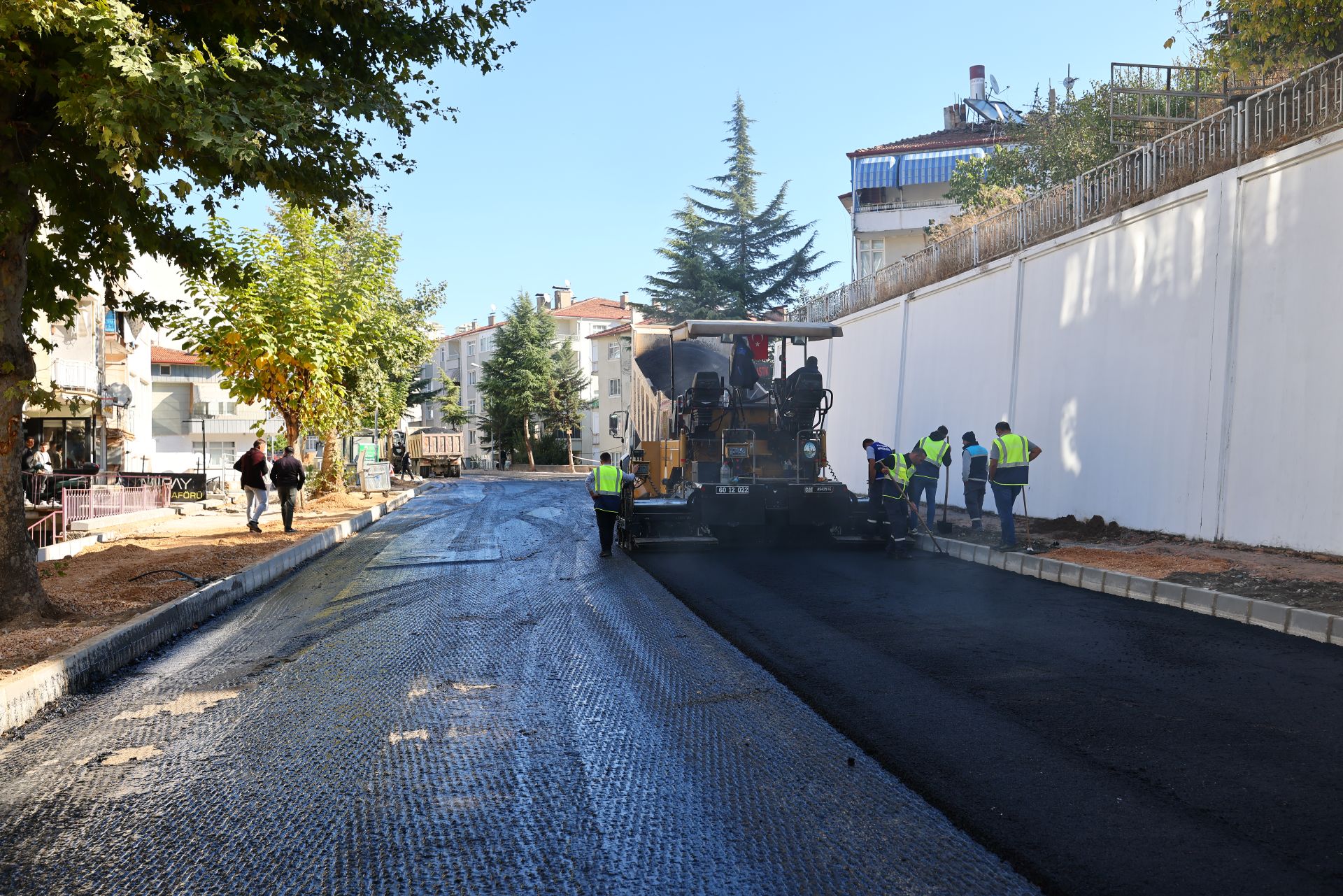 TOKAT’TA BİR İLK ASFALT’TA PALETLİ ASFALT KAZIYICI SİSTEM UYGULAMAYA ALINDI - Görsel 6