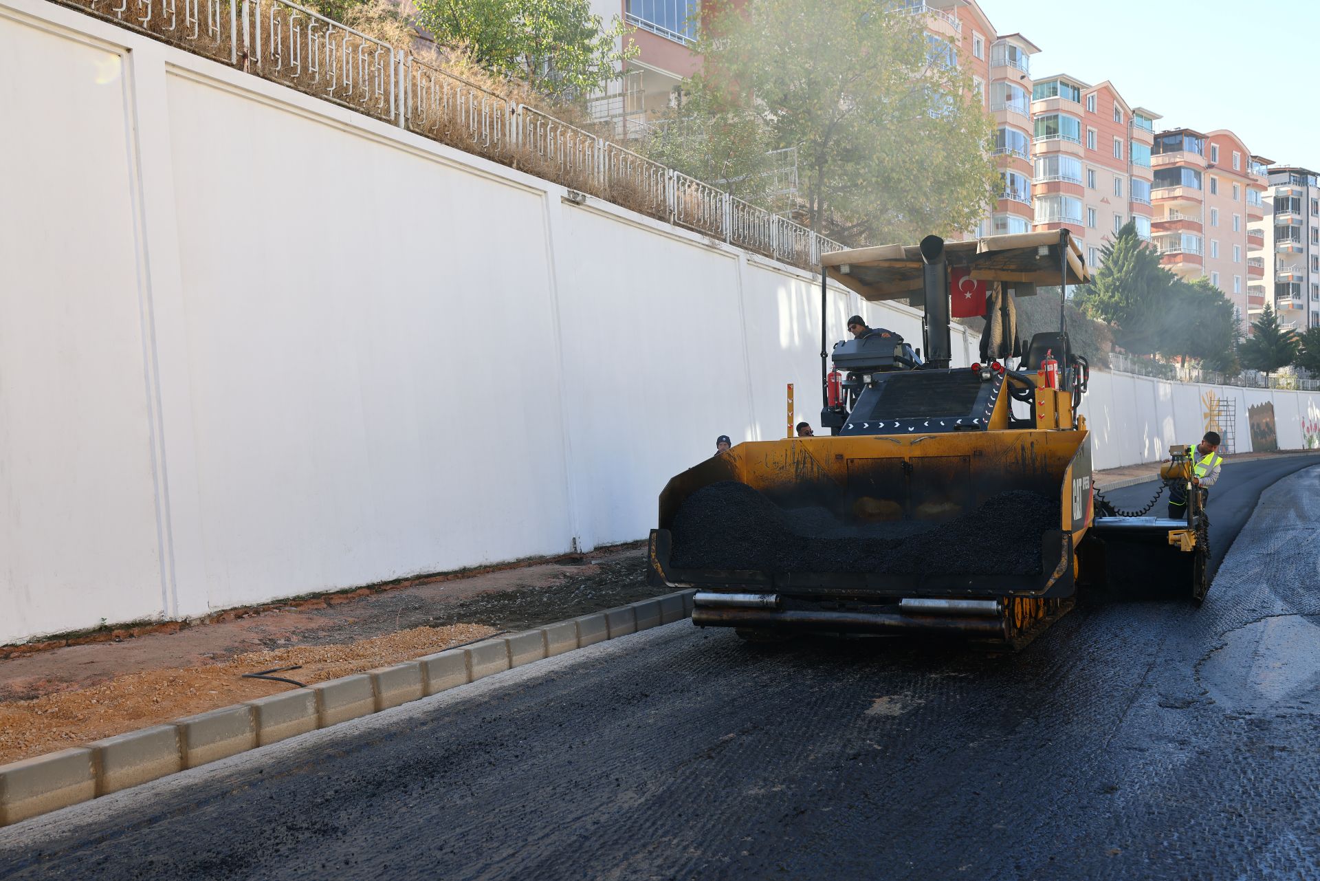TOKAT’TA BİR İLK ASFALT’TA PALETLİ ASFALT KAZIYICI SİSTEM UYGULAMAYA ALINDI - Görsel 7