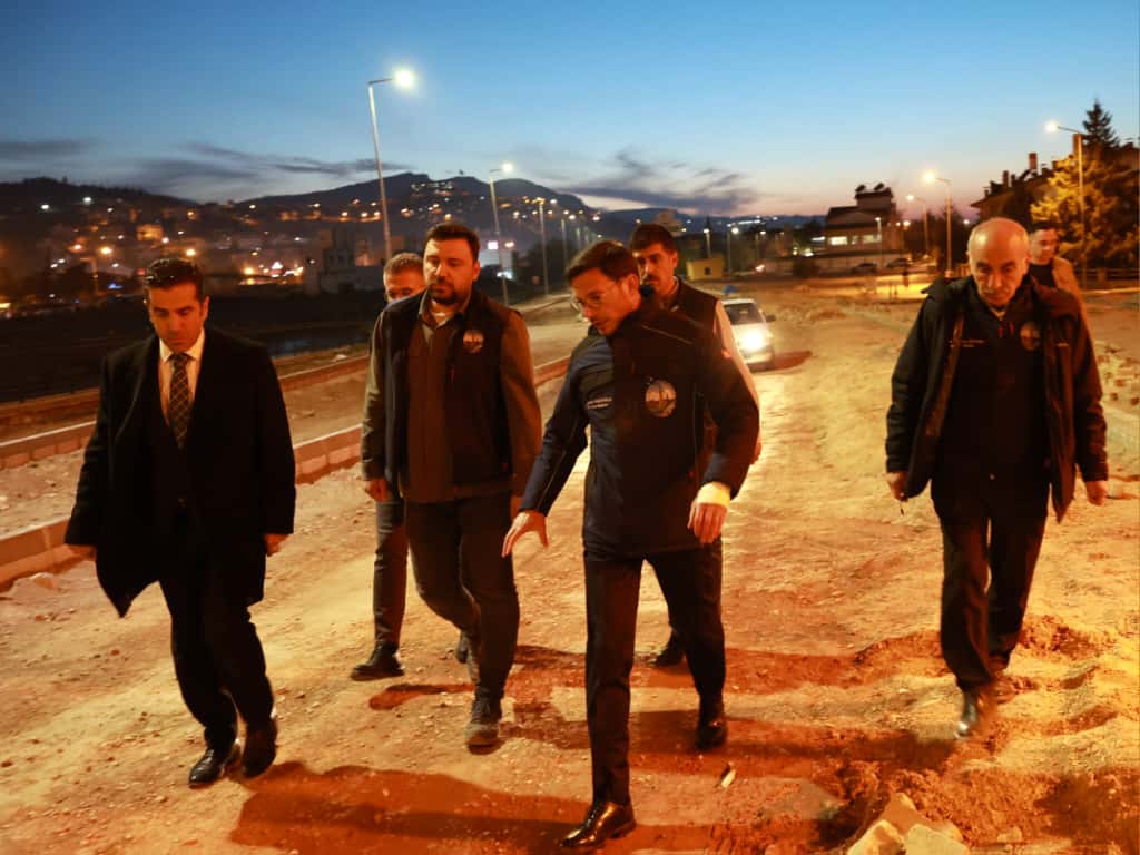 BAŞKAN YAZICIOĞLU, ÇALIŞMA ALANLARINI GECE GÜNDÜZ DEMEDEN YERİNDE İNCELİYOR - Görsel 4