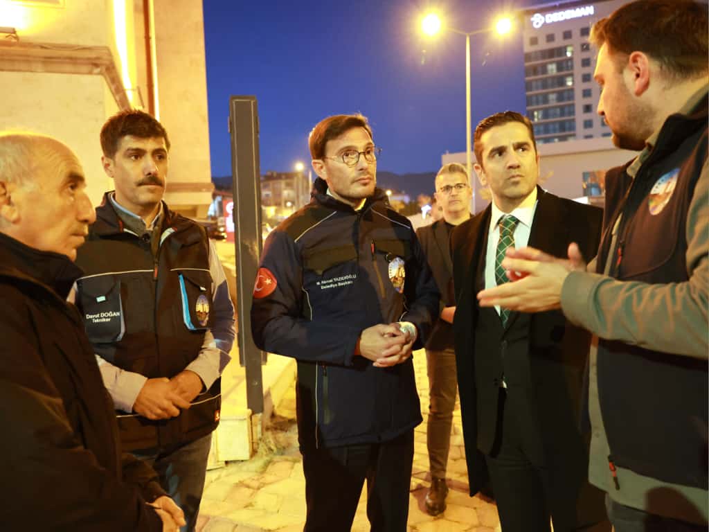 BAŞKAN YAZICIOĞLU, ÇALIŞMA ALANLARINI GECE GÜNDÜZ DEMEDEN YERİNDE İNCELİYOR - Görsel 6