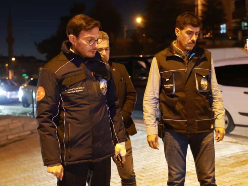 BAŞKAN YAZICIOĞLU, ÇALIŞMA ALANLARINI GECE GÜNDÜZ DEMEDEN YERİNDE İNCELİYOR - Görsel 9