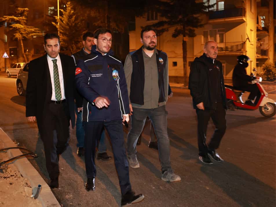 BAŞKAN YAZICIOĞLU, ÇALIŞMA ALANLARINI GECE GÜNDÜZ DEMEDEN YERİNDE İNCELİYOR - Görsel 12