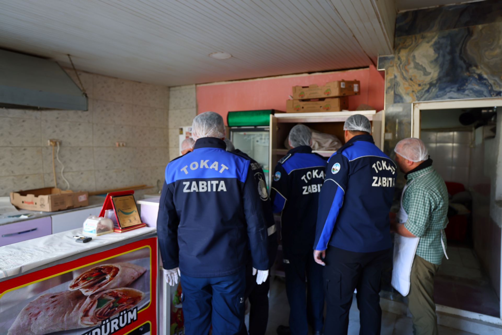 TOKAT BELEDİYESİ ZABITA EKİPLERİNDEN FIRIN VE UNLU MAMUL İŞLETMELERİNE SIKI DENETİM - Görsel 4