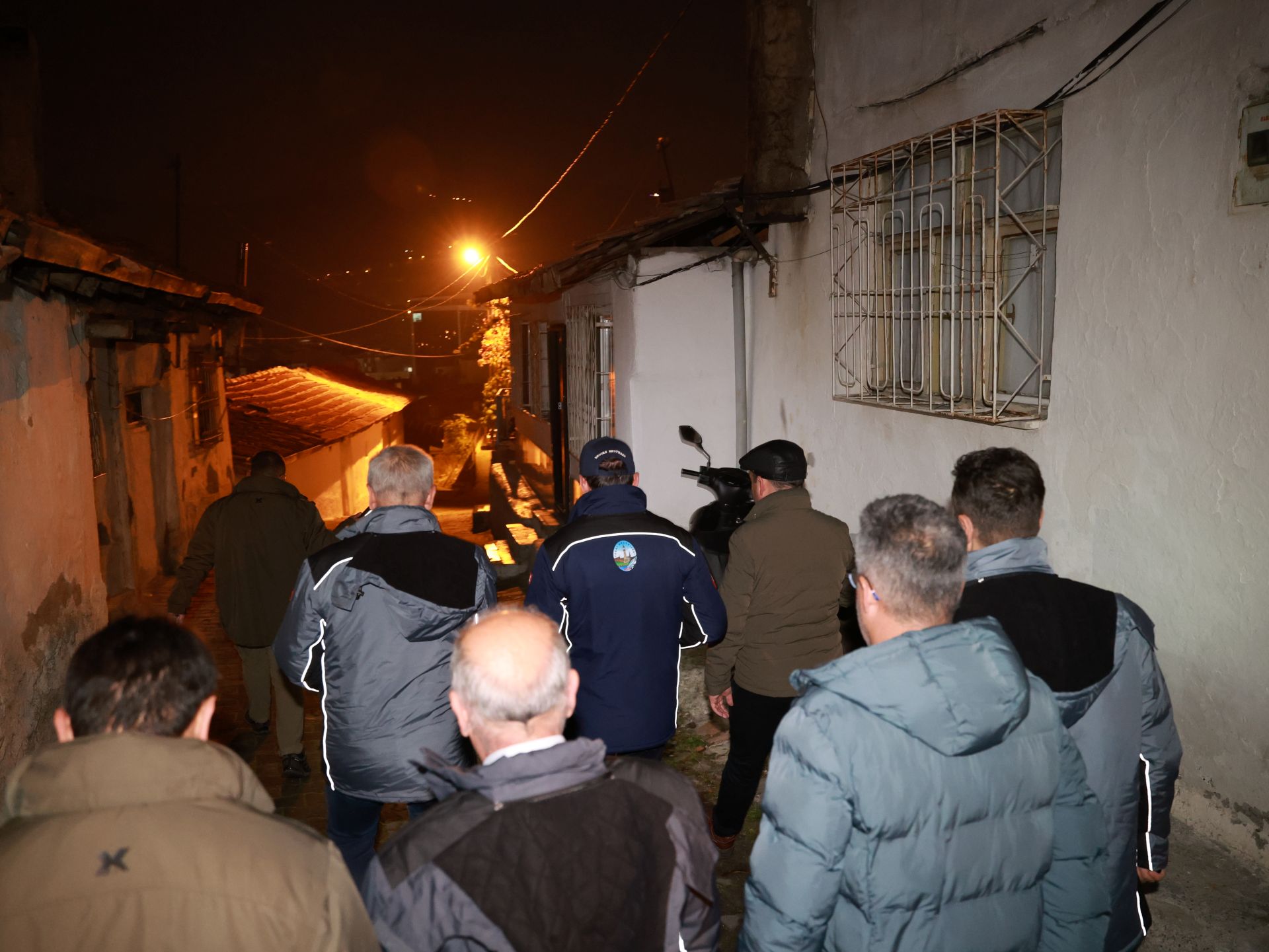 BAŞKAN YAZICIOĞLU’NDAN GECE YARISI MAHALLE İNCELEMESİ - Görsel 5