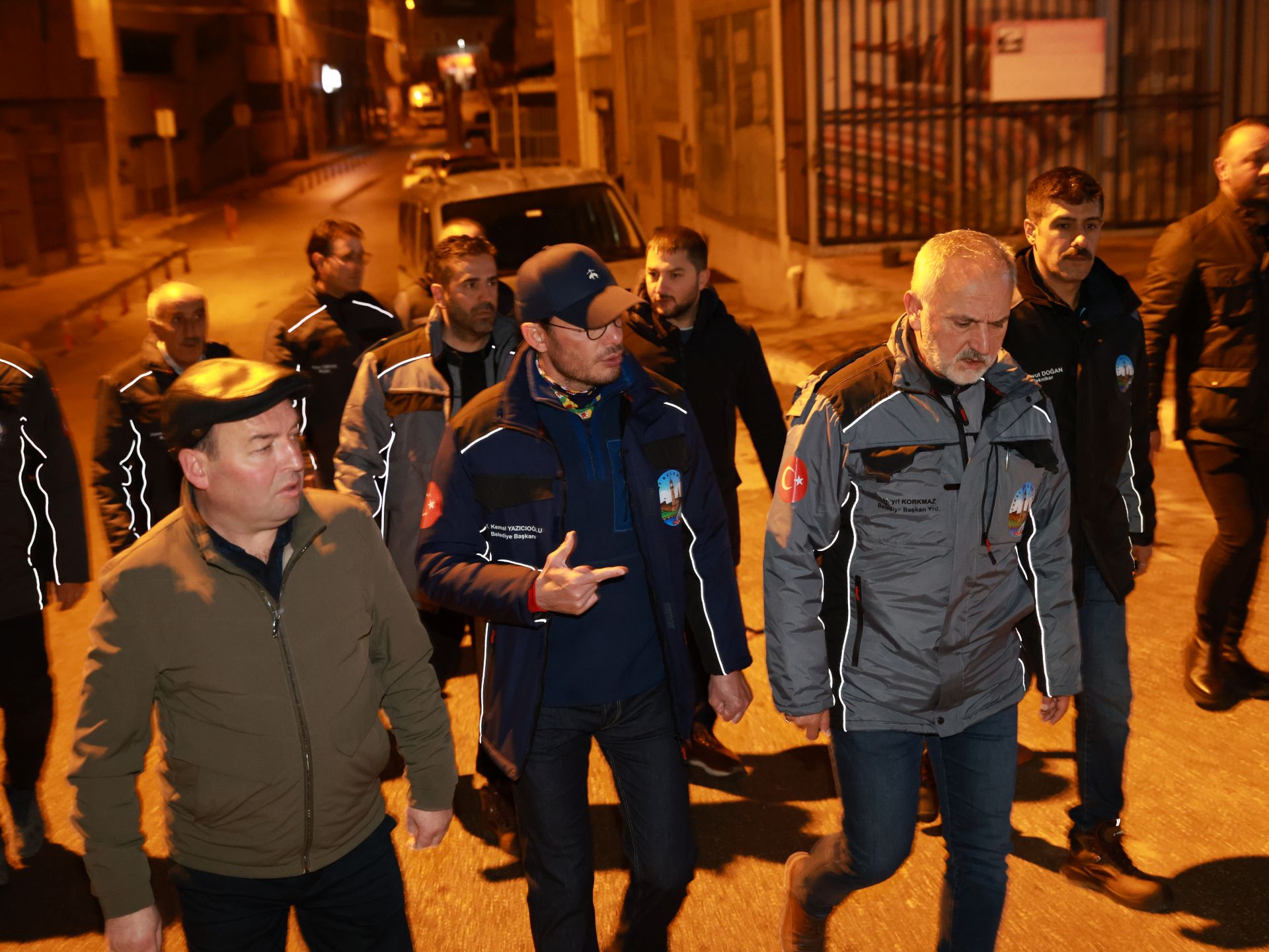 BAŞKAN YAZICIOĞLU’NDAN GECE YARISI MAHALLE İNCELEMESİ - Görsel 6