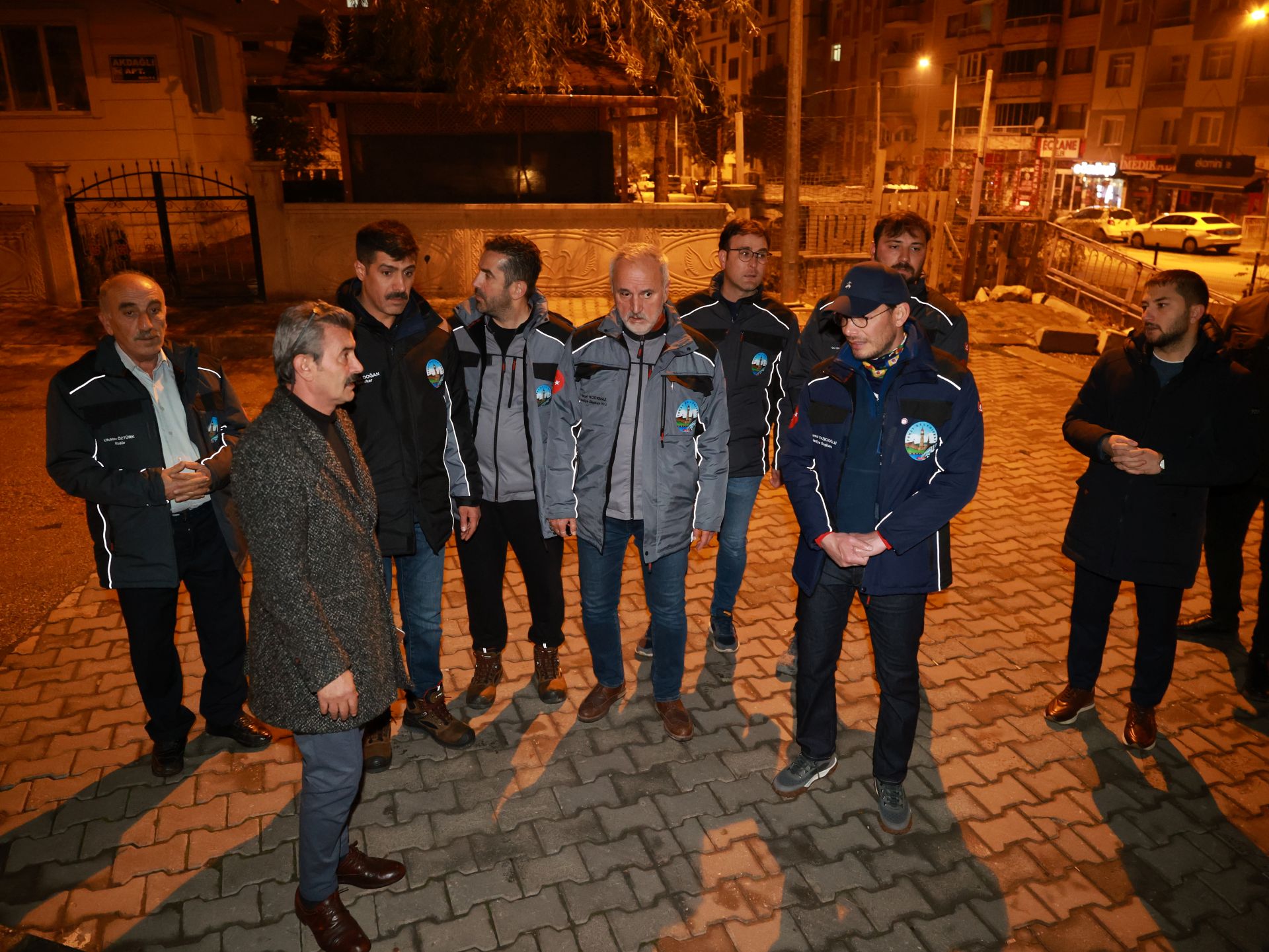 BAŞKAN YAZICIOĞLU’NDAN GECE YARISI MAHALLE İNCELEMESİ - Görsel 9