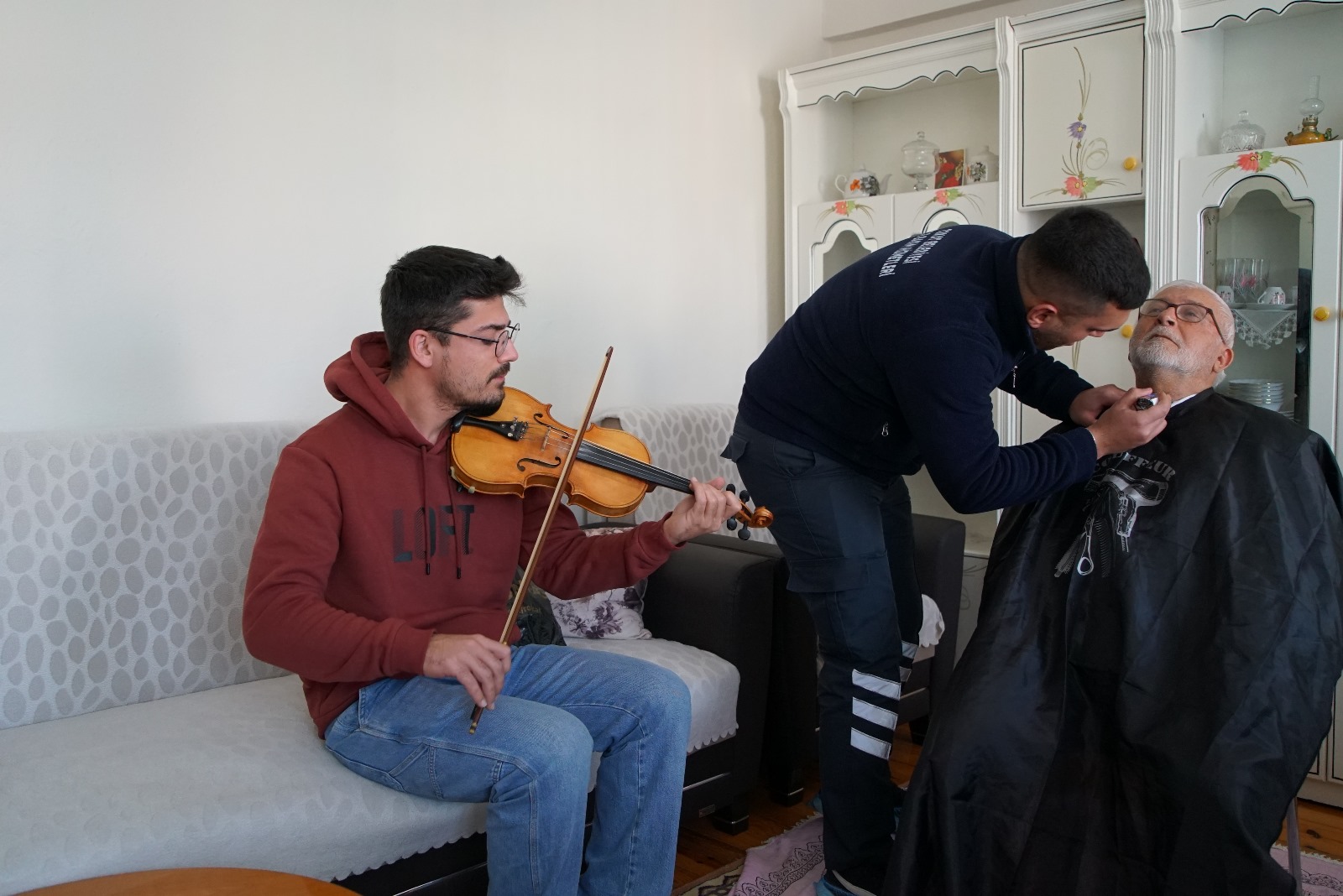 TOKAT BELEDİYESİ’NDEN YAŞLILARA HEM TEMİZLİK HEM DE CANLI MÜZİK HİZMETİ - Görsel 9