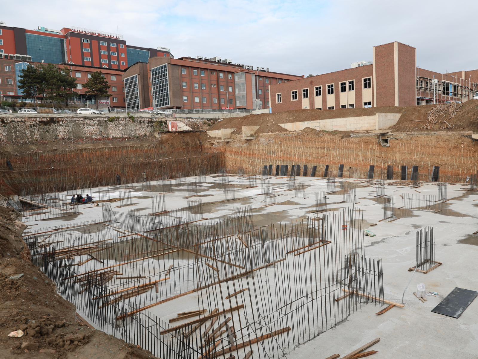 TOKAT BELEDİYESİ, ÜNİVERSİTE HASTANESİNİN OTOPARK SORUNUNU ÇÖZÜYOR - Görsel 6