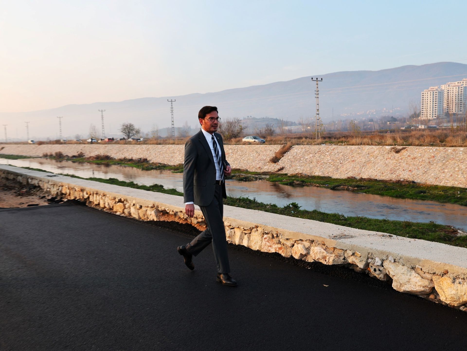 DESENLİ ASFALT YÜRÜYÜŞ VE BİSİKLET YOLU ÇALIŞMALARI BAŞLADI - Görsel 2