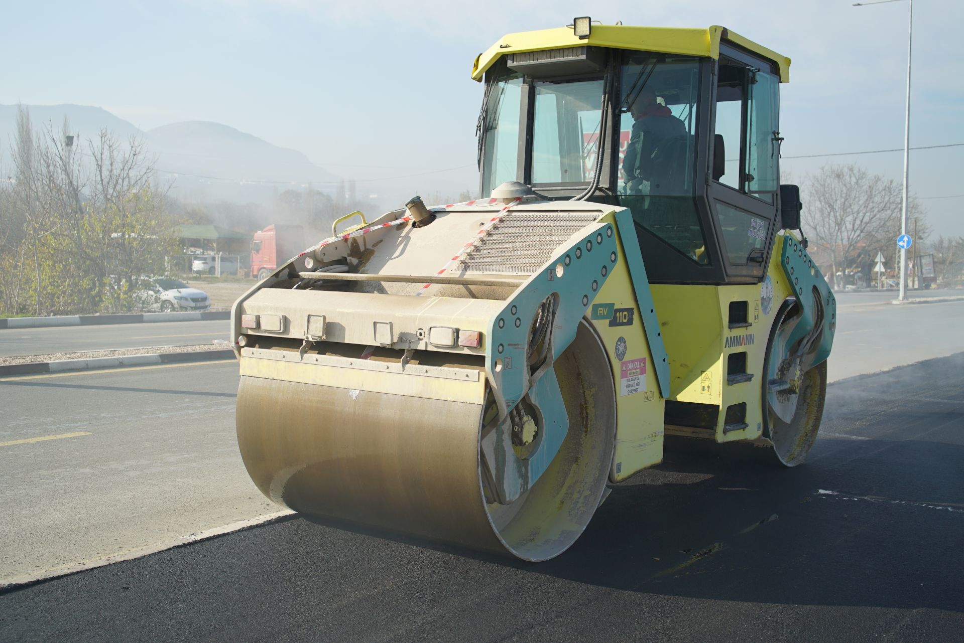 DESENLİ ASFALT YÜRÜYÜŞ VE BİSİKLET YOLU ÇALIŞMALARI BAŞLADI - Görsel 8