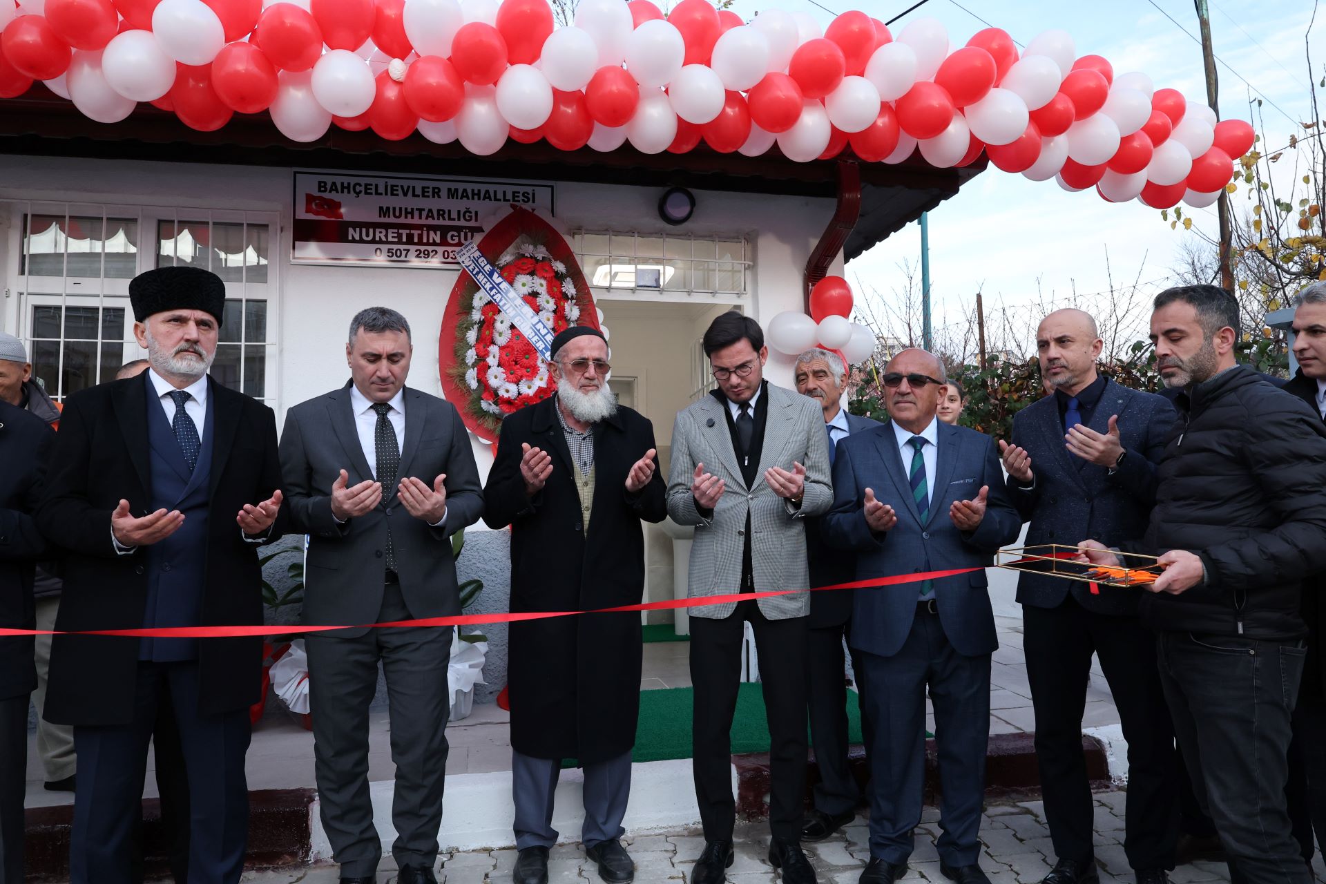 BAHÇELİEVLER MAHALLESİ MUHTARLIK BİNASI YENİLENEN YÜZÜYLE HİZMETE AÇILDI - Görsel 1