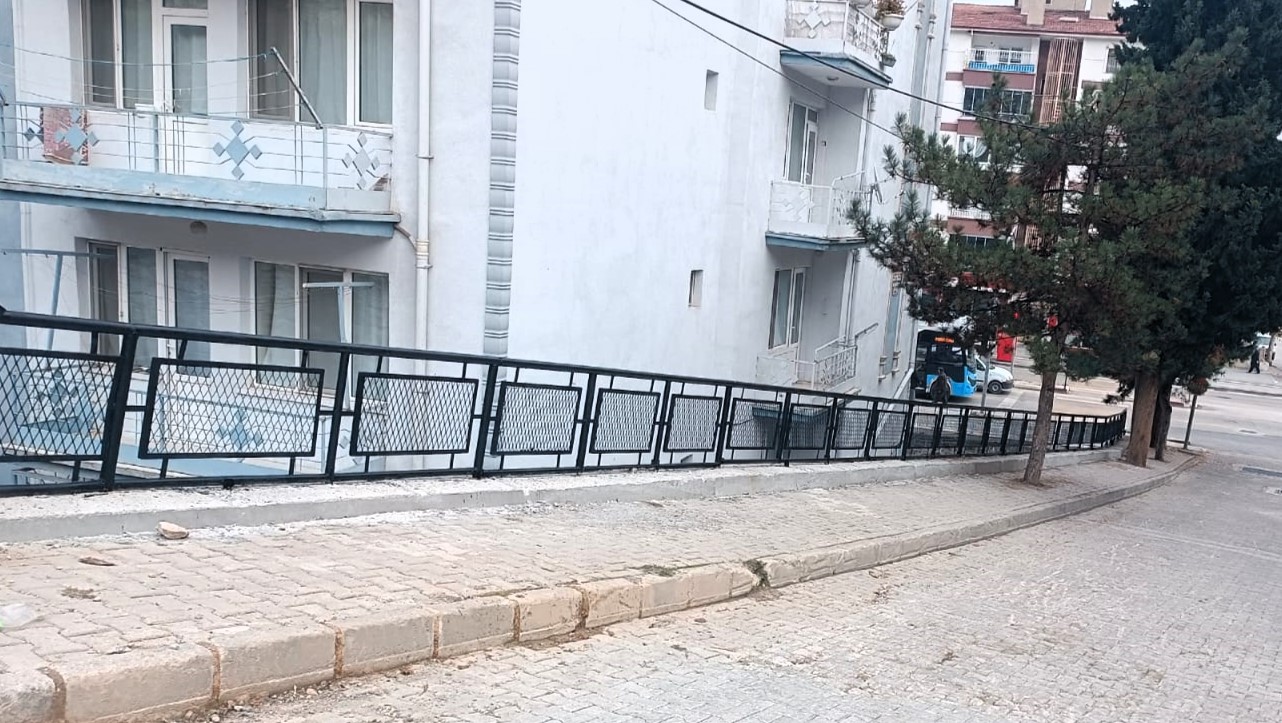TOKAT BELEDİYESİ’NDEN ŞEHİR GENELİNDE GÜVENLİ ULAŞIM ATAĞI - Görsel 2