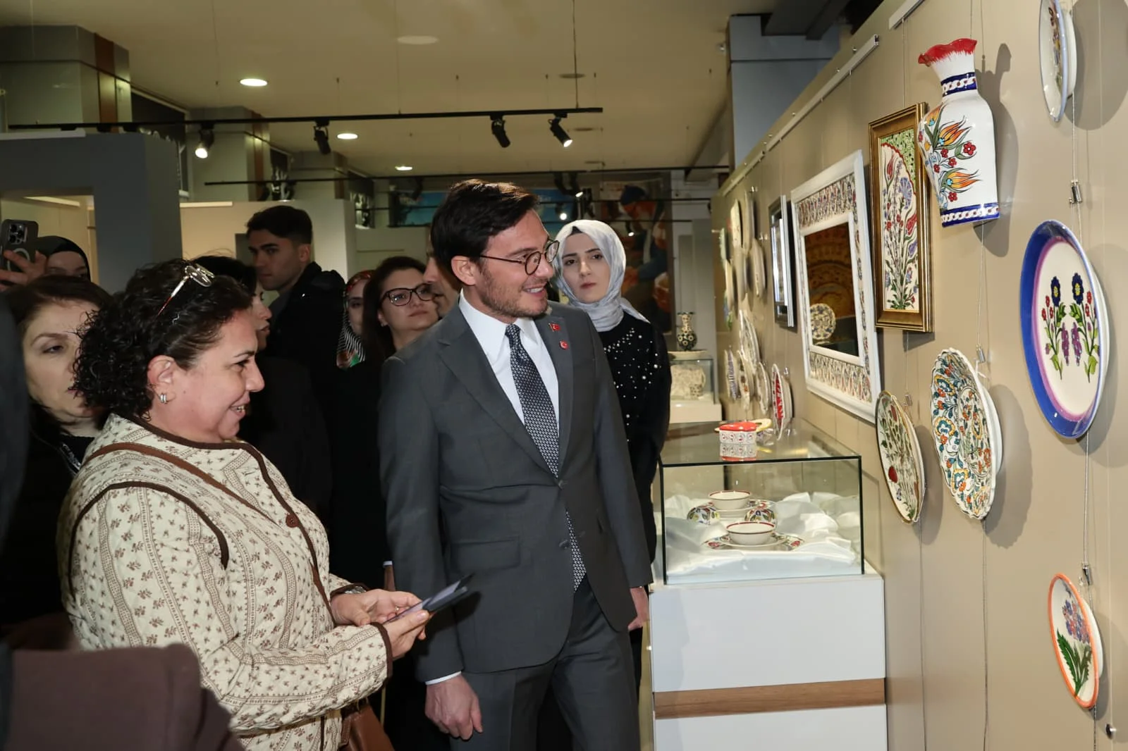 BELMEK KURSLARINDA ŞEKİLLENEN ÇİNİLER GÖRÜCÜYE ÇIKTI - Görsel 2